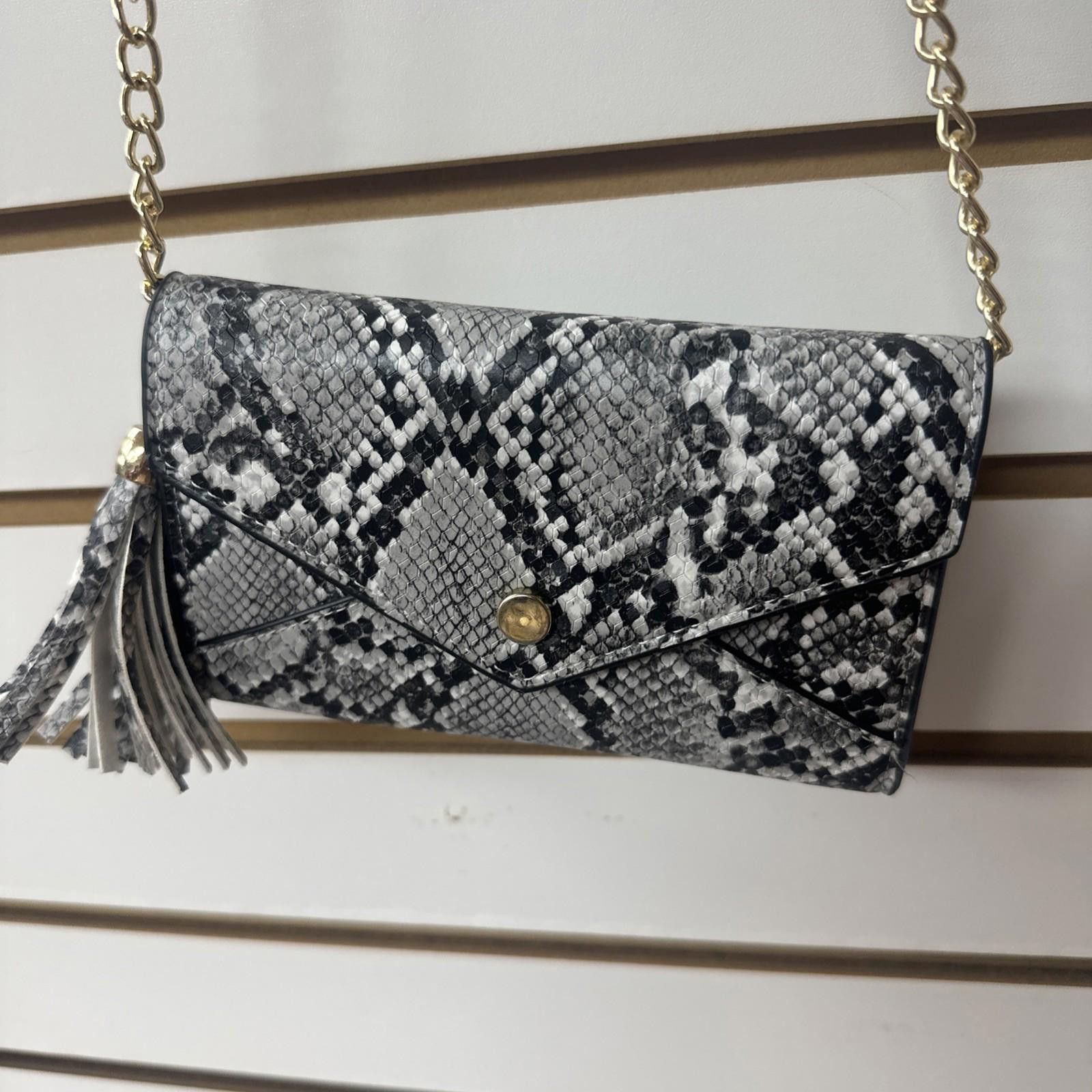 The Unbranded Brand Snake Print Box Bag Chain Black White Gold Tone Chain Size ONE SIZE - 2 Thumbnail