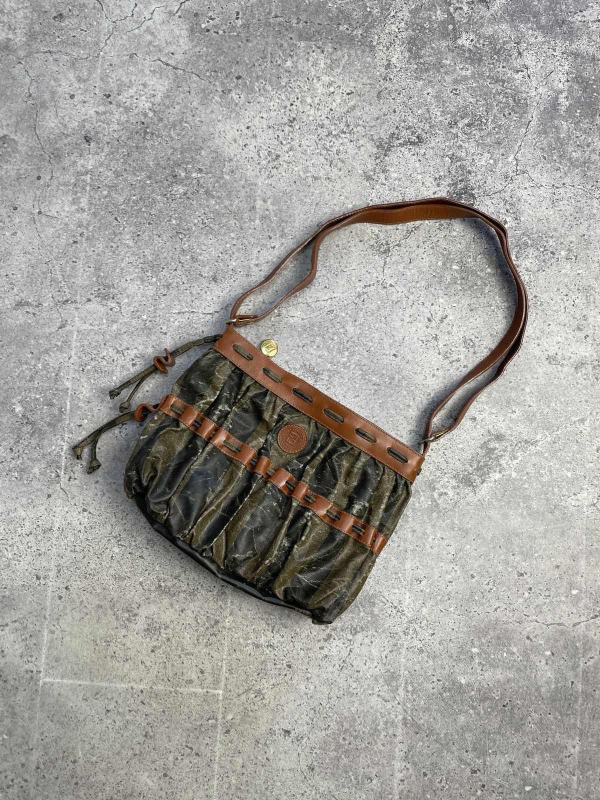Fendi Fendi Vintage Brown Leather Shoulder Bag Size ONE SIZE - 2 Thumbnail