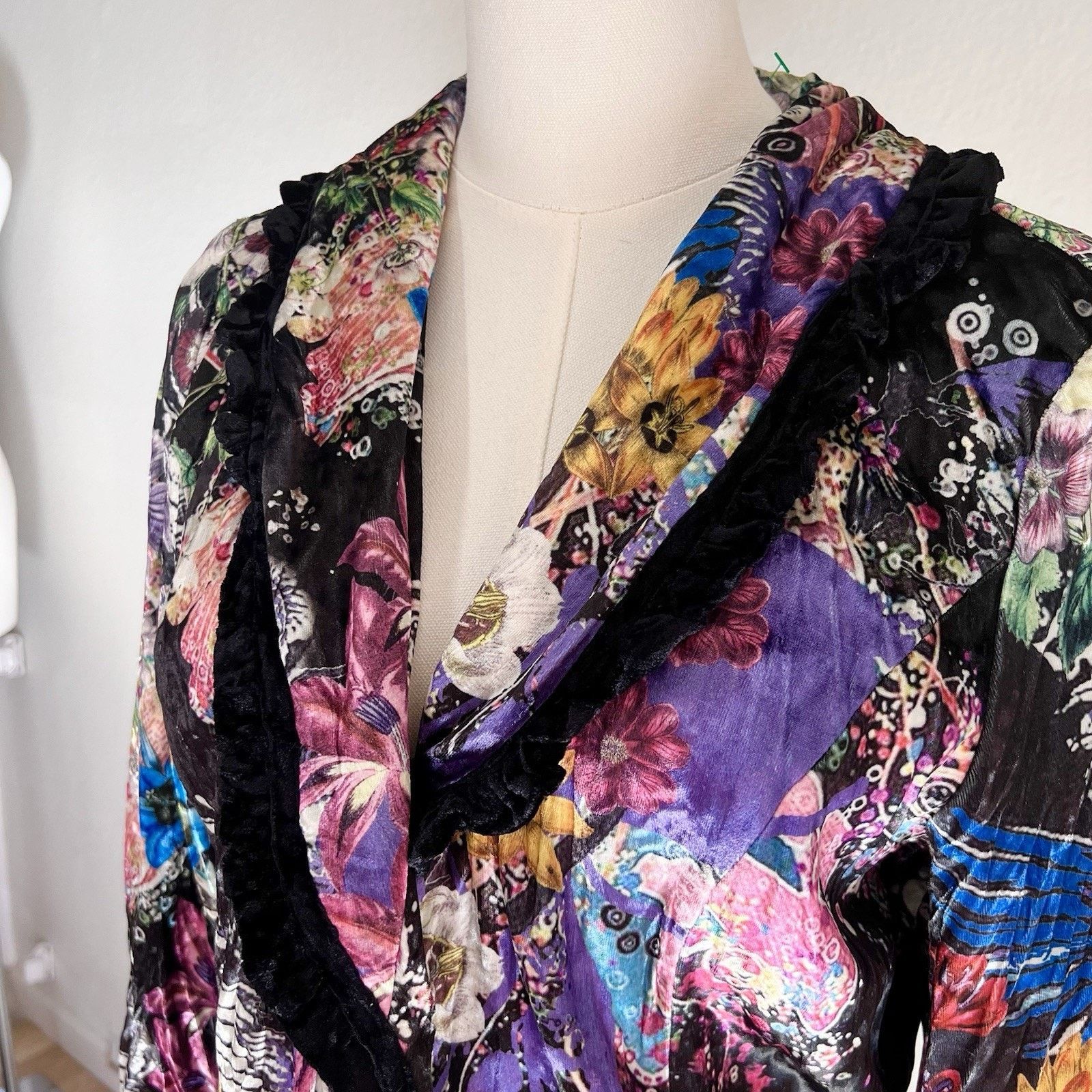 Other Alberto Makali Velvet Blazer Floral (L) WitchyWearable Art Size L / US 10 / IT 46 - 4 Thumbnail