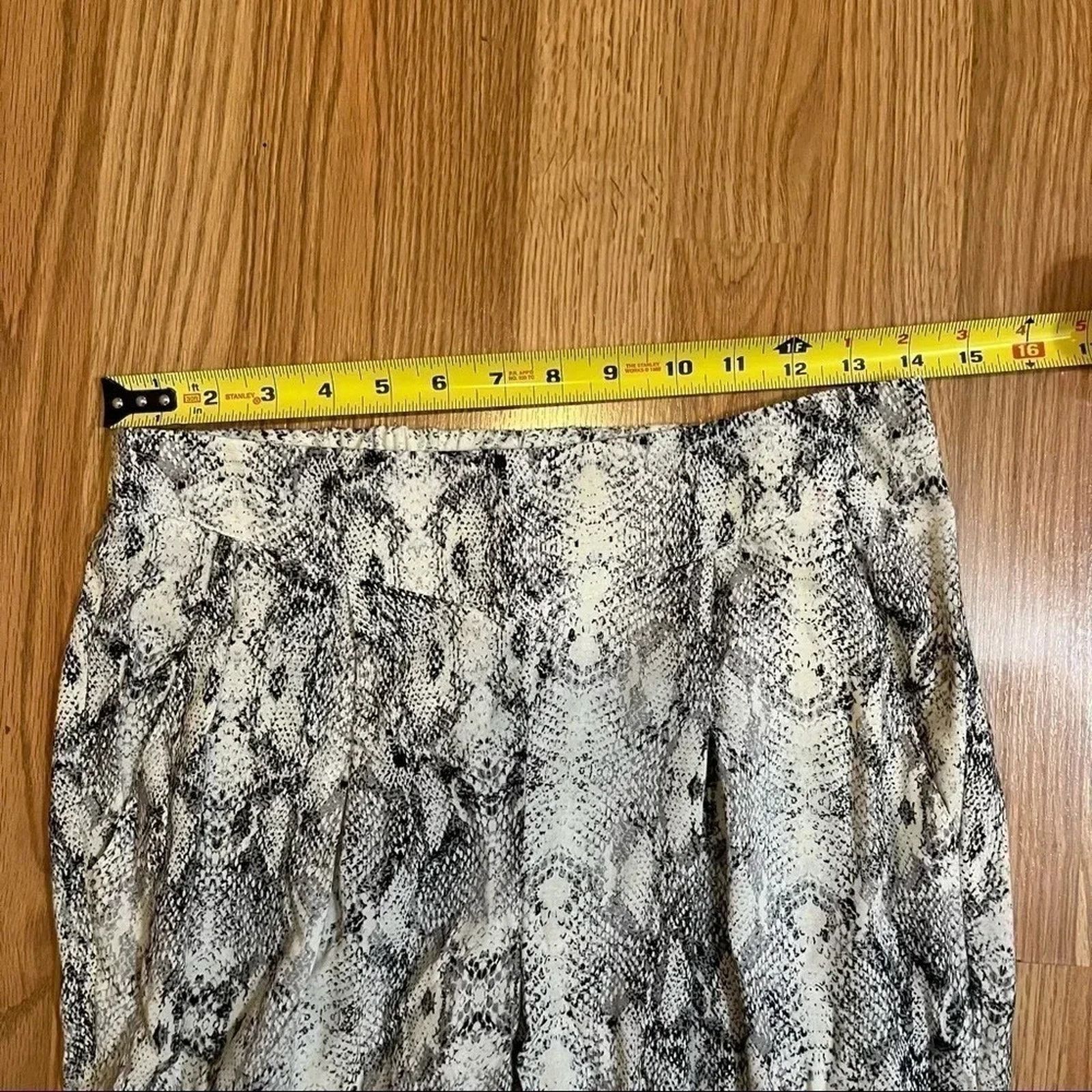 Other Miss Selfridge Pleated Soft Pants Snake Skin Women’s Size 6 Size 28" / US 6 / IT 42 - 6 Thumbnail