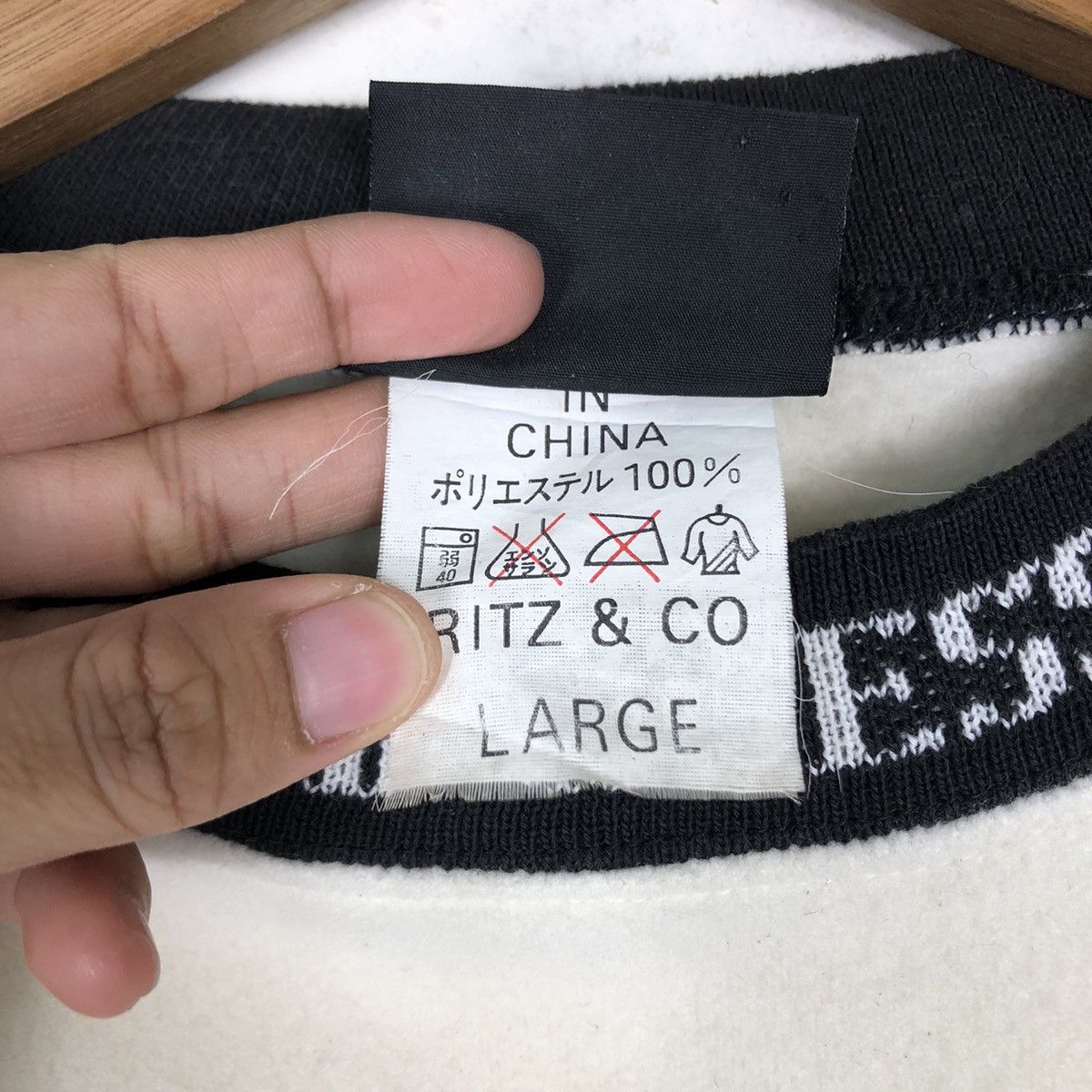 Guess 🔥Vintage Sweatshirt Guess Big Logo Size US L / EU 52-54 / 3 - 14 Thumbnail