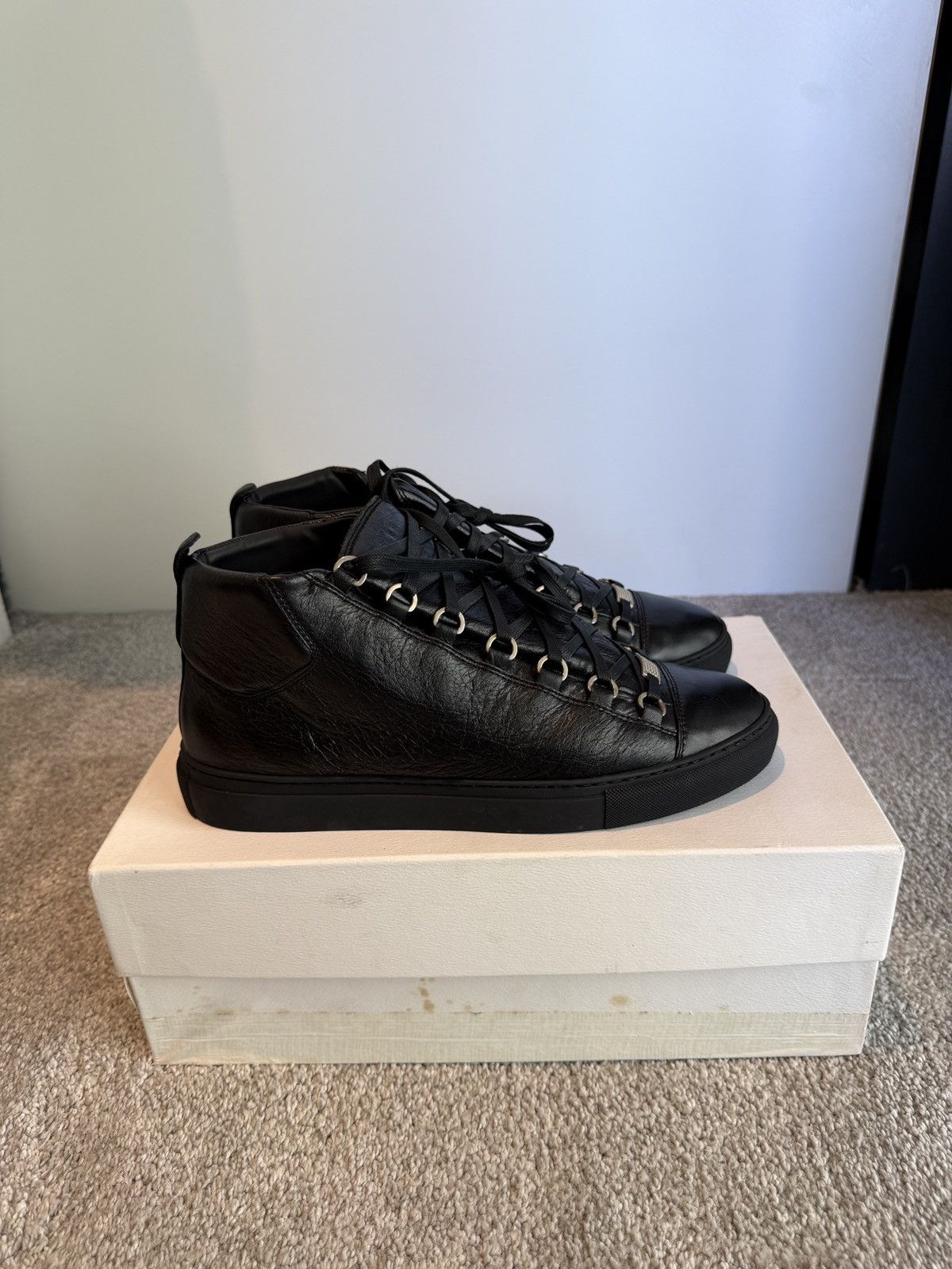 Balenciaga Balenciaga - arena sneaker Size US 9 / EU 42 - 1 Thumbnail