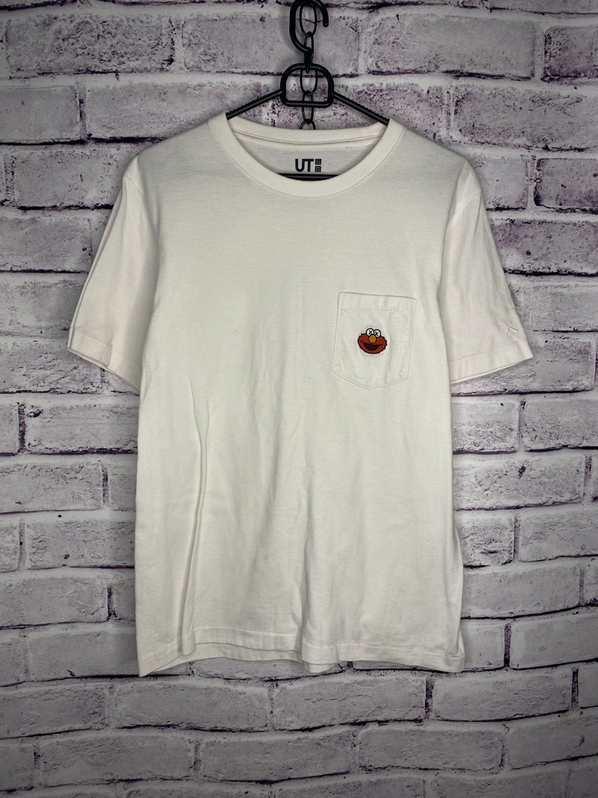 Kaws × Uniqlo Mens Vintage T-shirt Uniqlo x Kaws x Sesame Street tee Size US S / EU 44-46 / 1 - 1 Thumbnail
