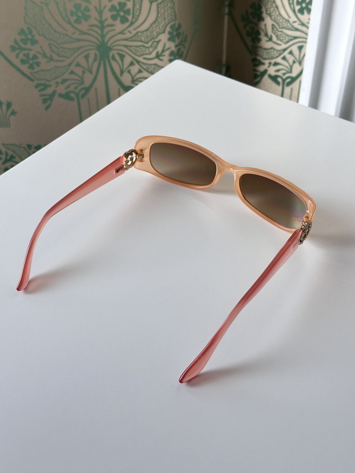 Gucci GUCCI 00’s GG Bamboo Logo Transparent Peach & Red Sunglasses Size ONE SIZE - 10 Thumbnail