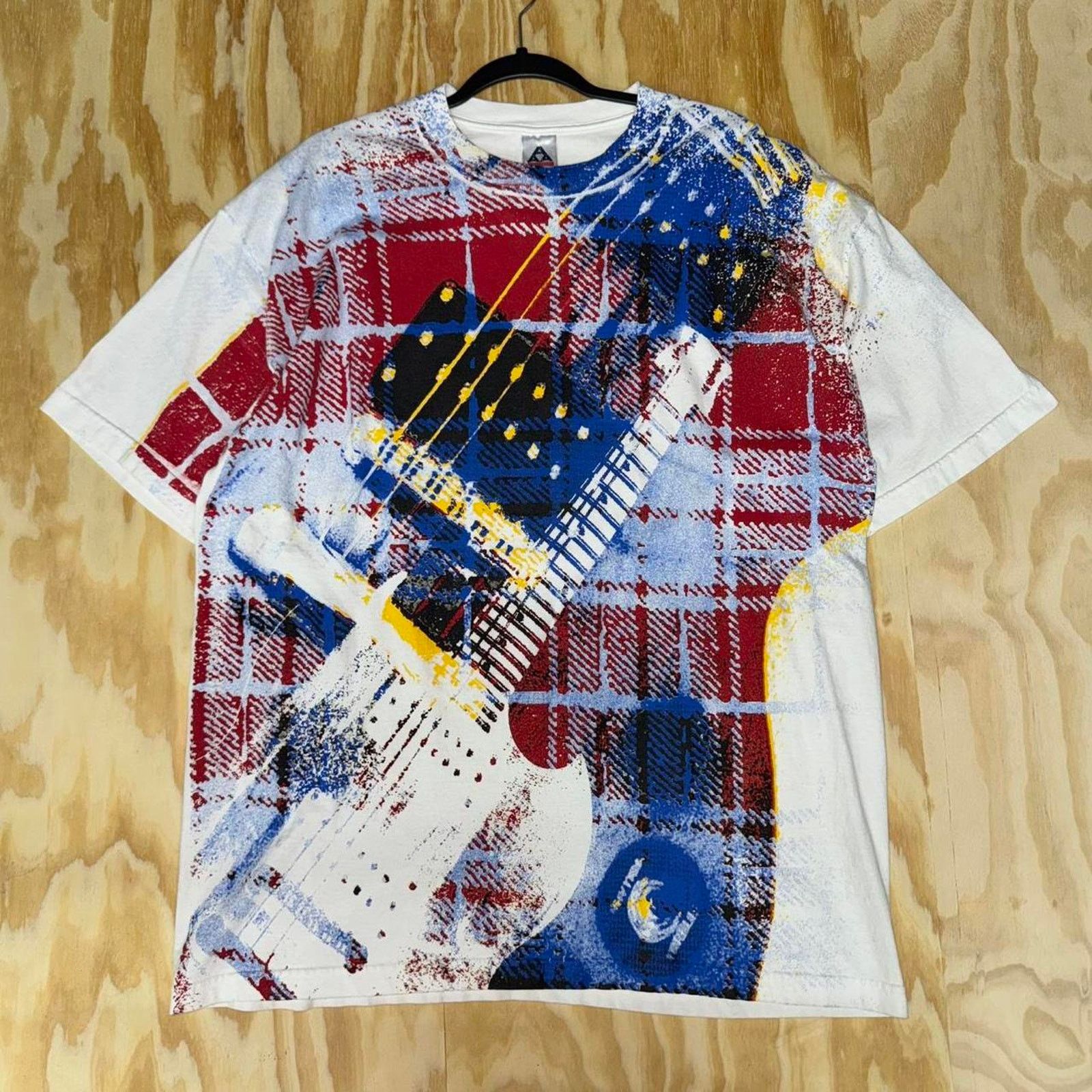 AAA Vintage y2k aop grunge abstract paint guitar t-shirt Size US XL / EU 56 / 4 - 1 Thumbnail