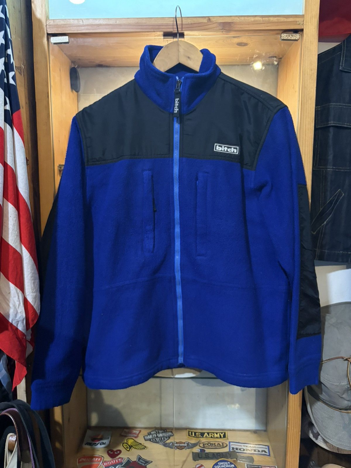 Hook-Ups Vintage 2000s Bitch Skateboards Fleece Jacket Size US L / EU 52-54 / 3 - 1 Thumbnail