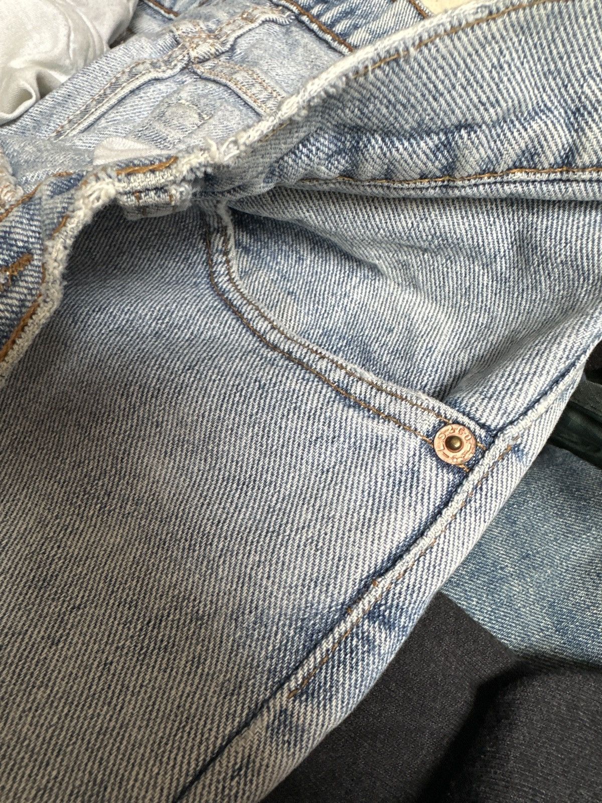 Levi's Vintage Levi’s 550 light wash Size US 32 / EU 48 - 4 Thumbnail