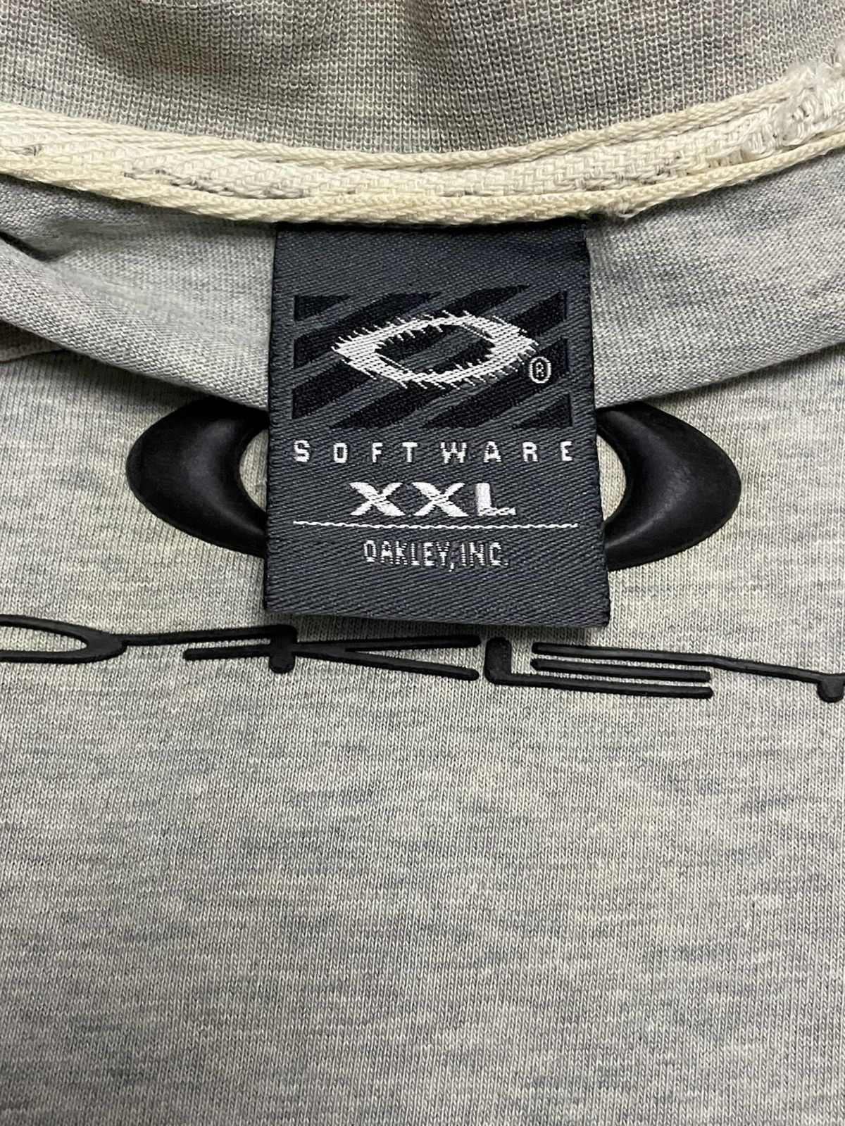 Oakley Vintage 90s Designer Oakley Distressed Tshirt Software Size US XXL / EU 58 / 5 - 15 Thumbnail