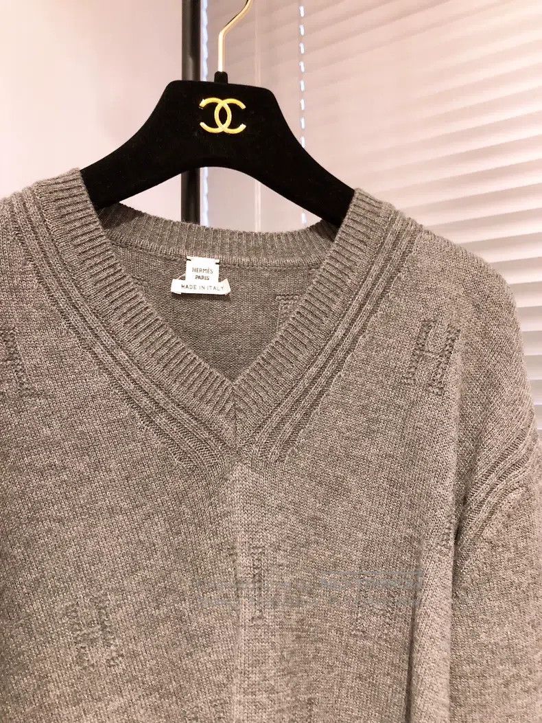 Hermes Hermes Grey V-neck H print letter wool knitted sweater top Size XXS / US 00 / IT 34 - 4 Thumbnail