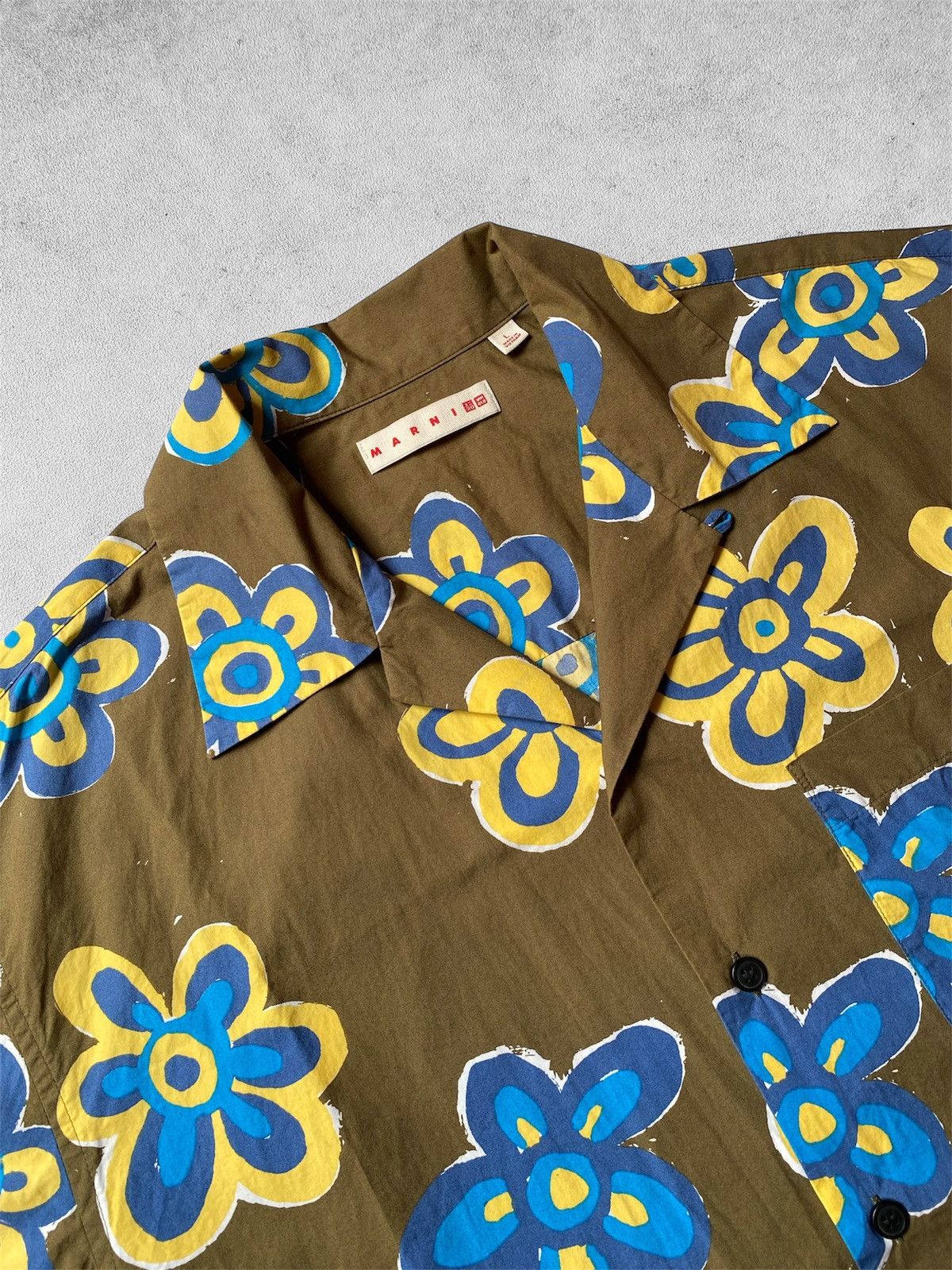 Marni × Uniqlo Uniqlo x Marni Open Collar Shirt Flower Olive Size US L / EU 52-54 / 3 - 5 Thumbnail