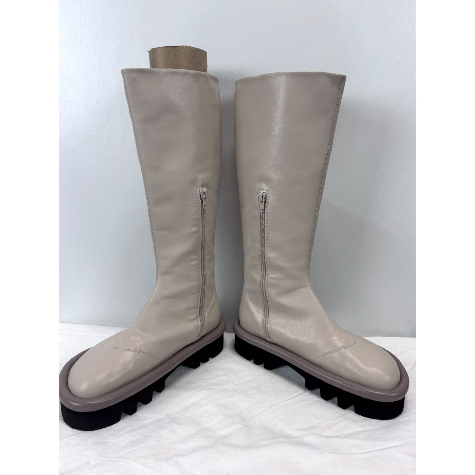 JW Anderson VINTAGE JW Anderson Boots Womens Knee High Sheepskin Leather Sz 38 US 7 Beige Winter Fall Casual Fashion Size US 7 / IT 37 - 2 Thumbnail