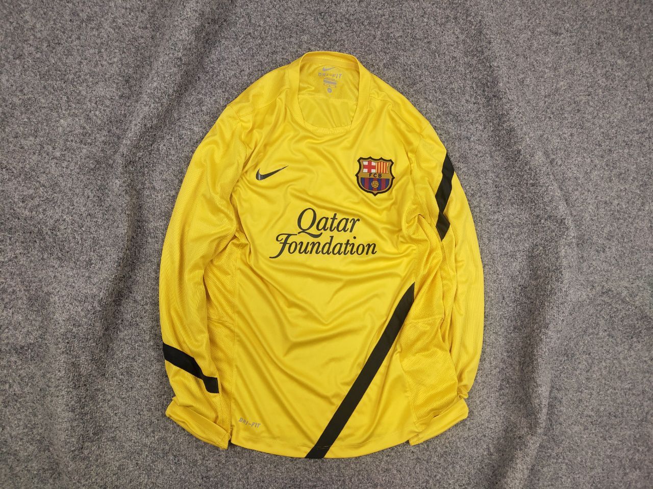 Nike Nike Barcelona Training football shirt Long Sleeve jersey Size US M / EU 48-50 / 2 - 1 Thumbnail