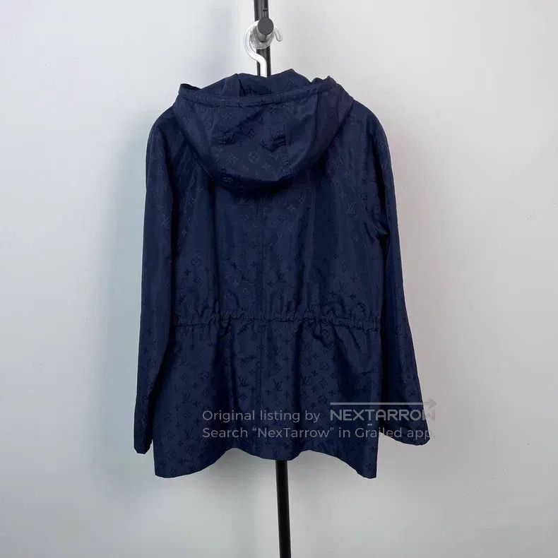 Louis Vuitton Louis Vuitton Hooded trench jacket Size XXS / US 00 / IT 34 - 2 Thumbnail