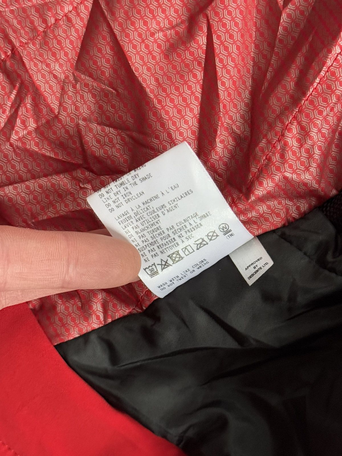 Descente Descente 38/M Wmns Swisscom ski snowboarding jacket zip Size M / US 6-8 / IT 42-44 - 17 Thumbnail