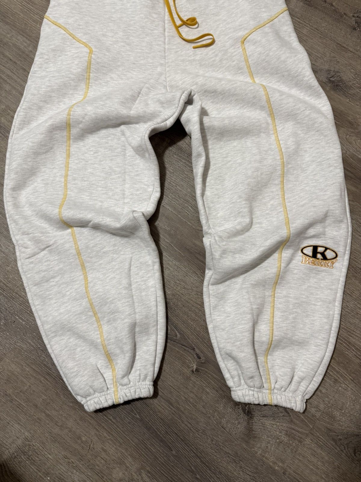 The GV Gallery Gv Gallery Raspberry Hills Serger Sweatpants Size Small DESC Size US 32 / EU 48 - 4 Thumbnail