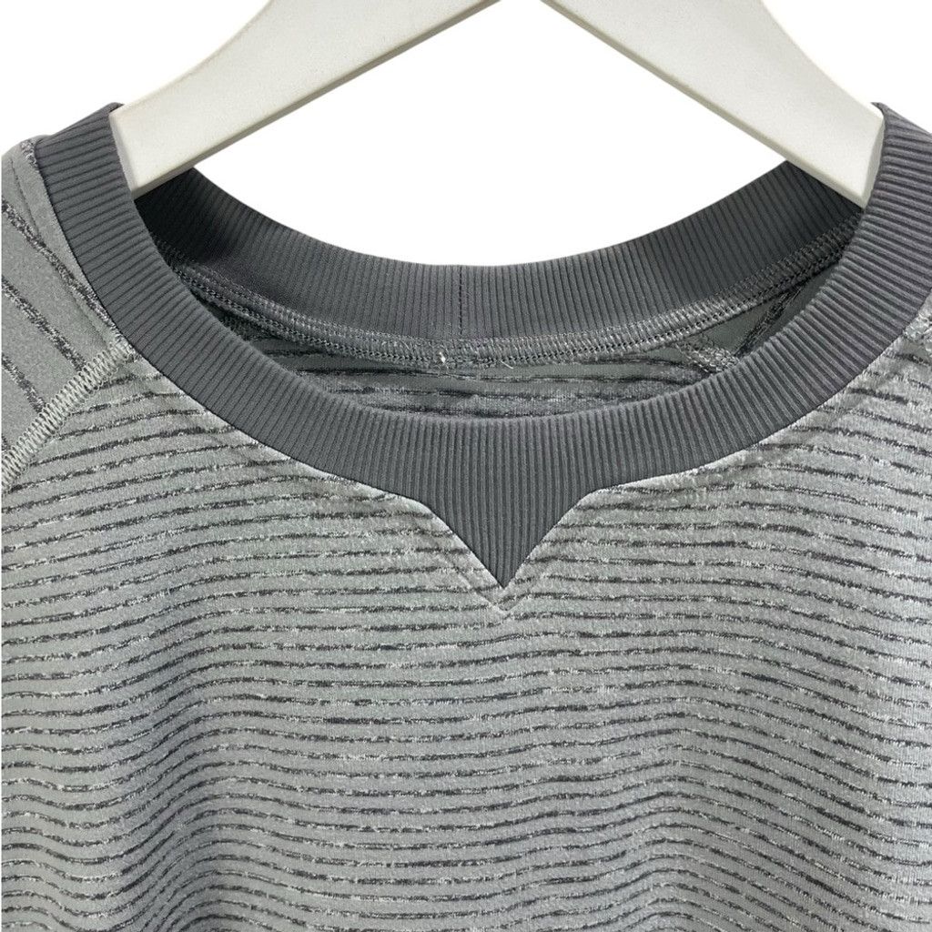 Lululemon Lululemon Cyprus Run Grey Long Sleeve Active Top Size L Size US L / EU 52-54 / 3 - 4 Thumbnail