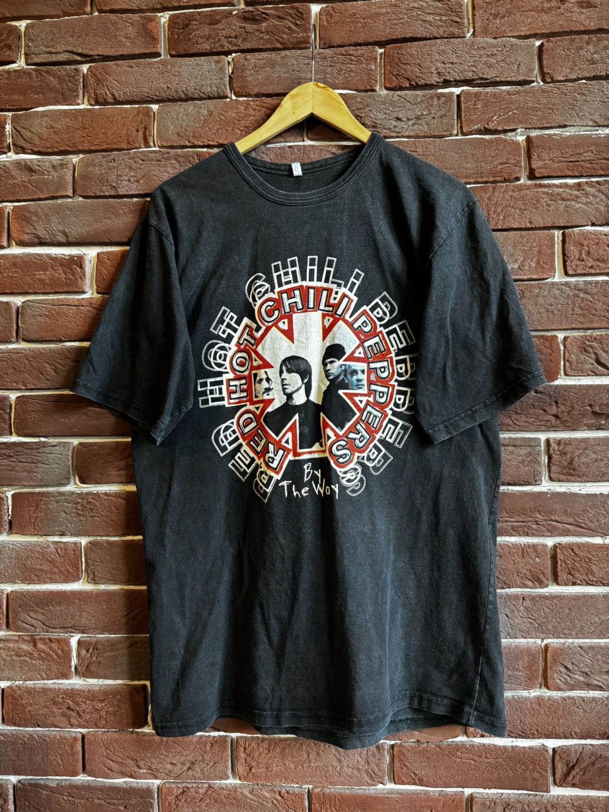 Band Tees Rare Vintage 00s Red Hot Chili Peppers RHCP T Shirt Rock Y2K Size US L / EU 52-54 / 3 - 1 Thumbnail