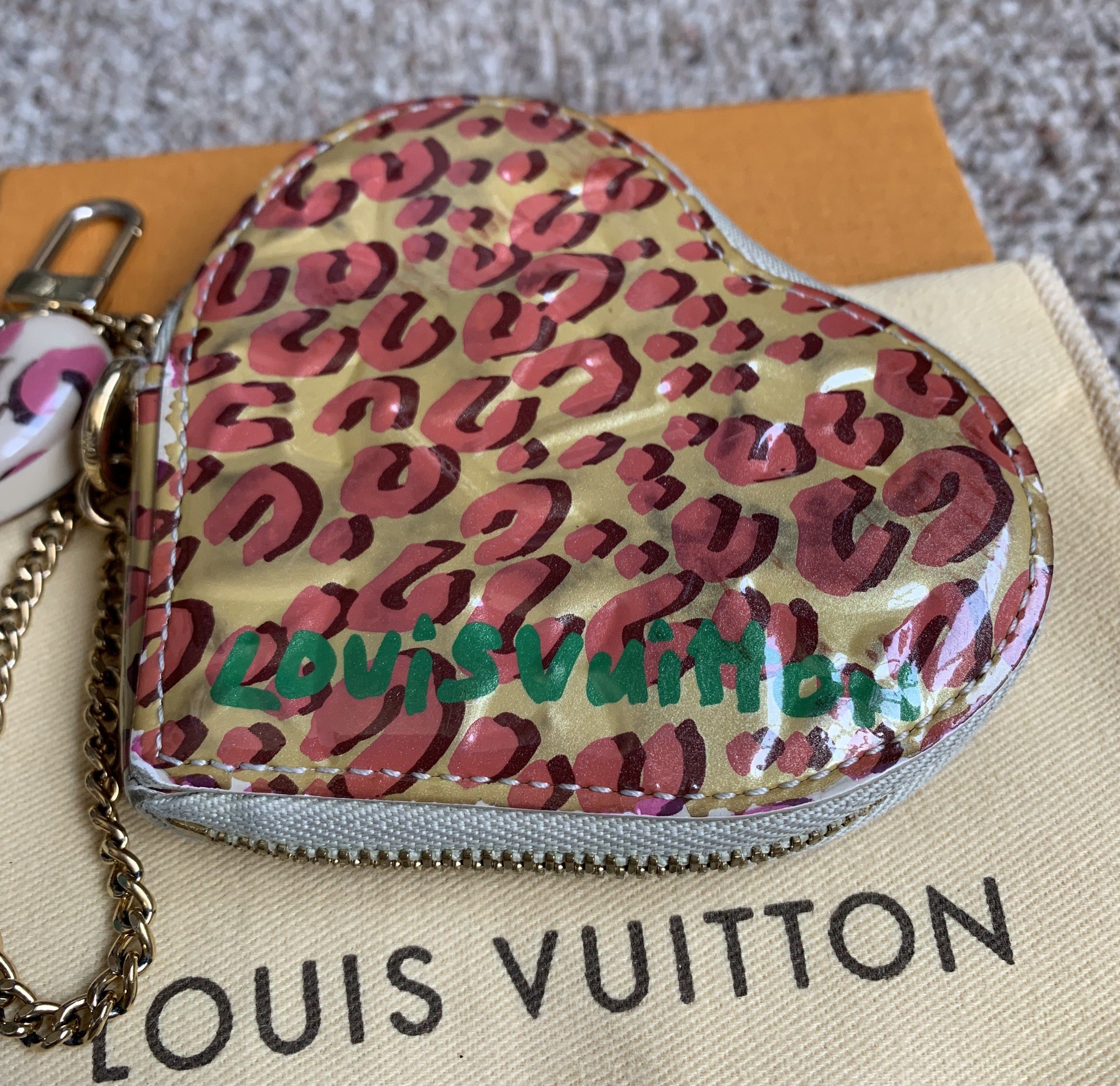 Louis Vuitton S/S 2008 Vuitton x Sprouse Leopard Monogram Heart Pouch Size ONE SIZE - 4 Thumbnail