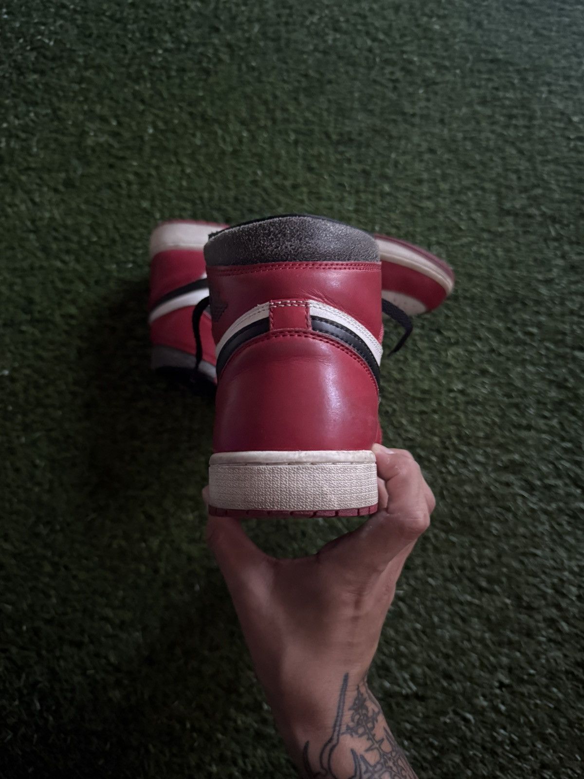Nike Air Jordan 1 Chicago Lost and Found Size US 9.5 / EU 42-43 - 3 Thumbnail
