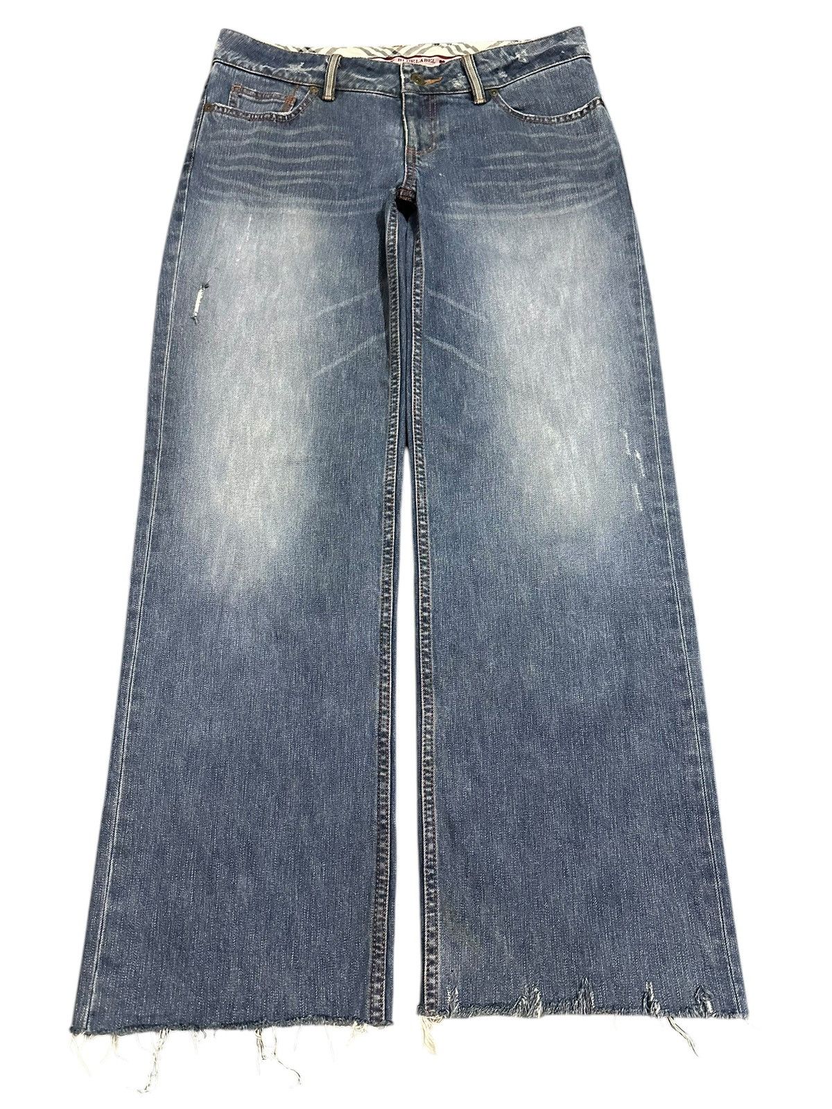 Burberry Vintage Burberry Blue Label Faded Wash Baggy Jeans Size US 31 - 1 Thumbnail