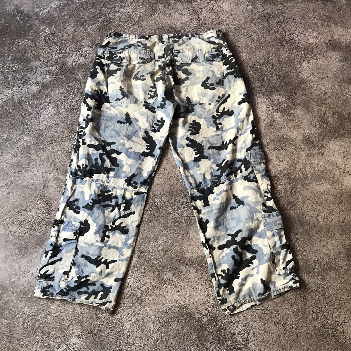 Vintage Vintage 90s Y2K Baggy Cargo Pants All Over Print Streetwear Size US 36 / EU 52 - 7 Thumbnail