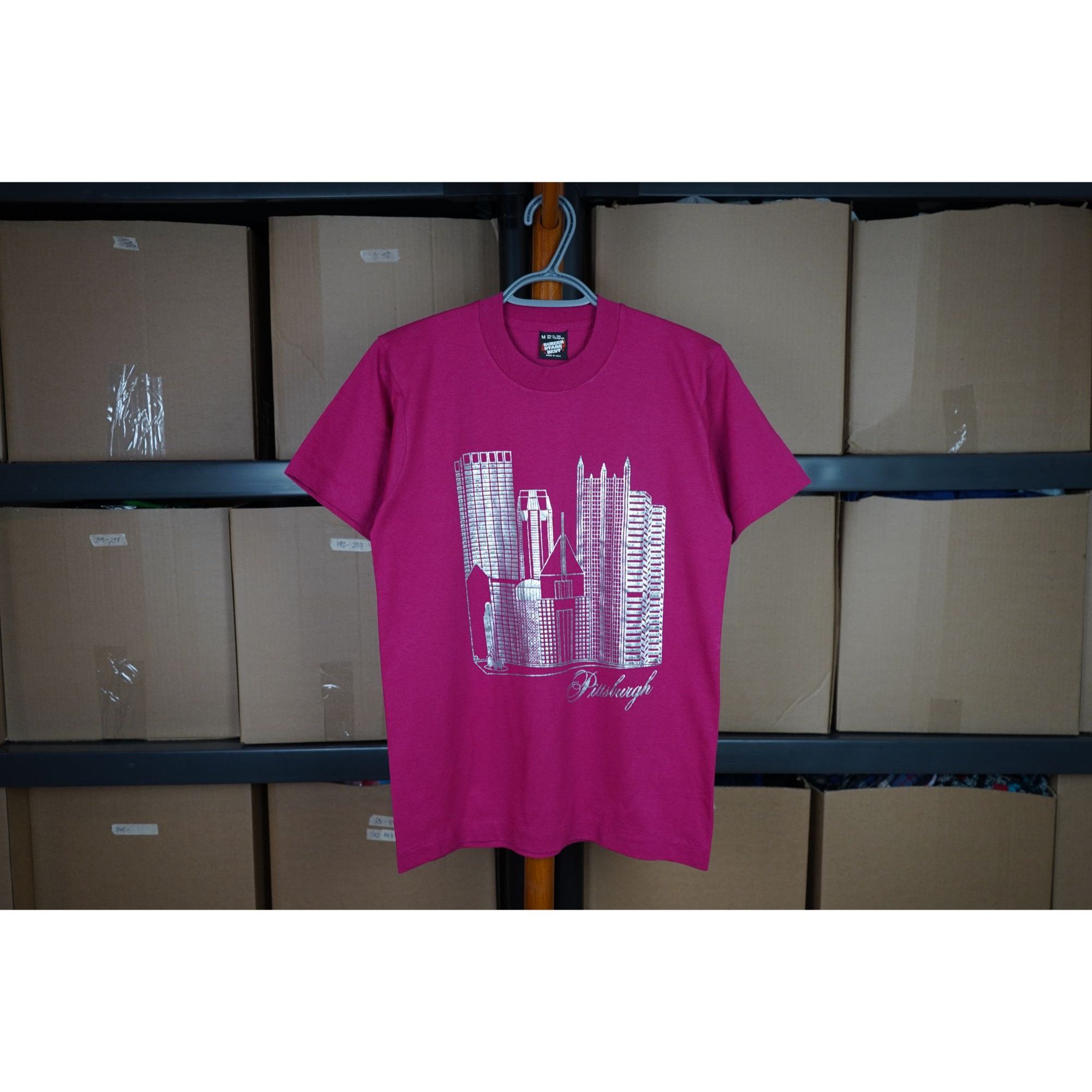 Vintage Vintage Pittsburgh Pink Tshirt Men's M Screens Stars #452 Size US M / EU 48-50 / 2 - 1 Thumbnail