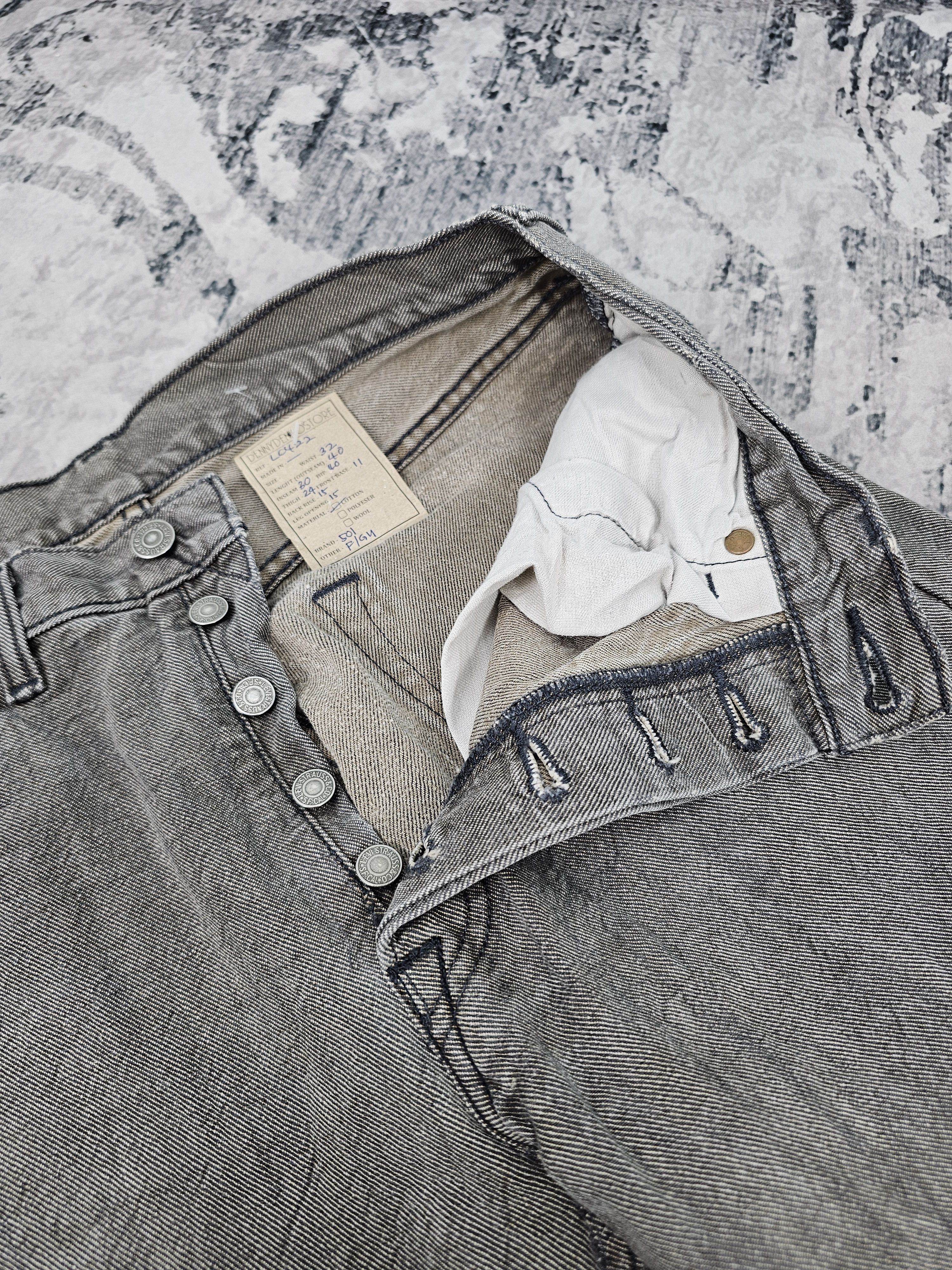 Levi's Vintage Clothing LEVIS 501 Sun Faded Ripped Gray Size 32X30 Jeans L0422 Size US 32 / EU 48 - 7 Thumbnail