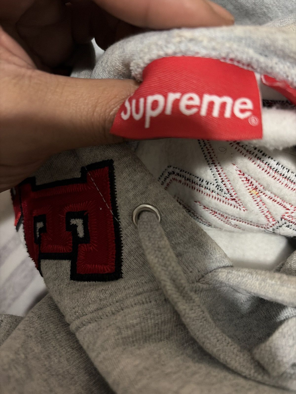 Supreme Supreme Scattered Appliqué Hooded Sweatshirt Size US M / EU 48-50 / 2 - 5 Thumbnail