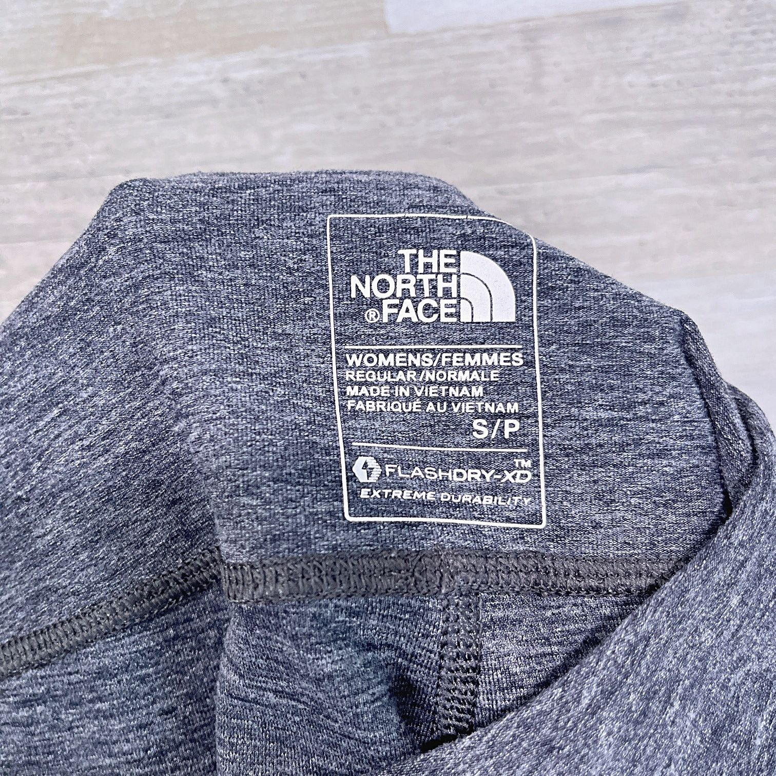 The North Face The North Face FlashDry Straight Leg Leggings Gray Pockets S Size 27" / US 4 / IT 40 - 5 Thumbnail