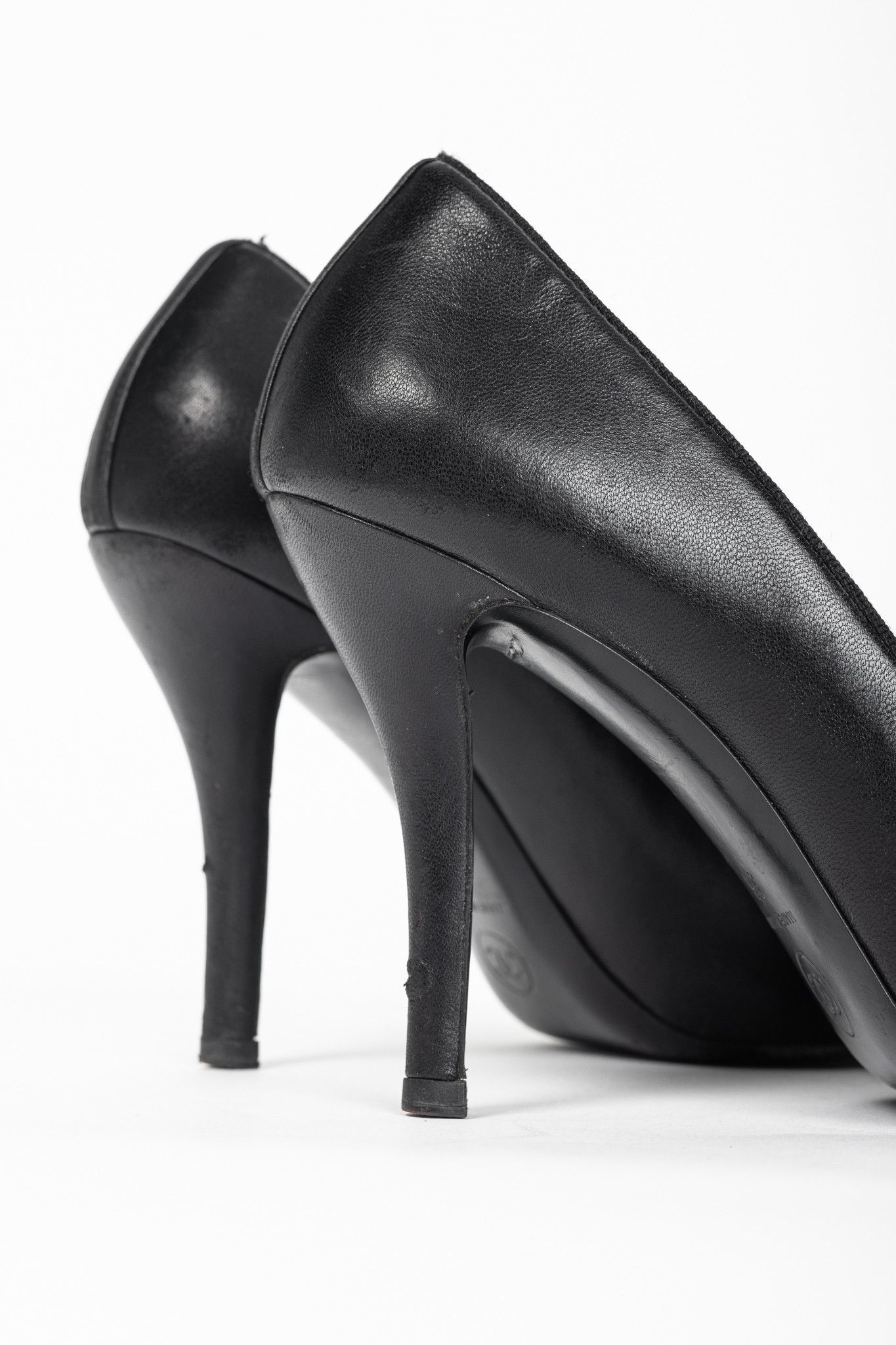 Chanel Chanel Black Leather CC-Cap-Toe Bow Pumps Size US 5.5 / IT 35.5 - 8 Thumbnail