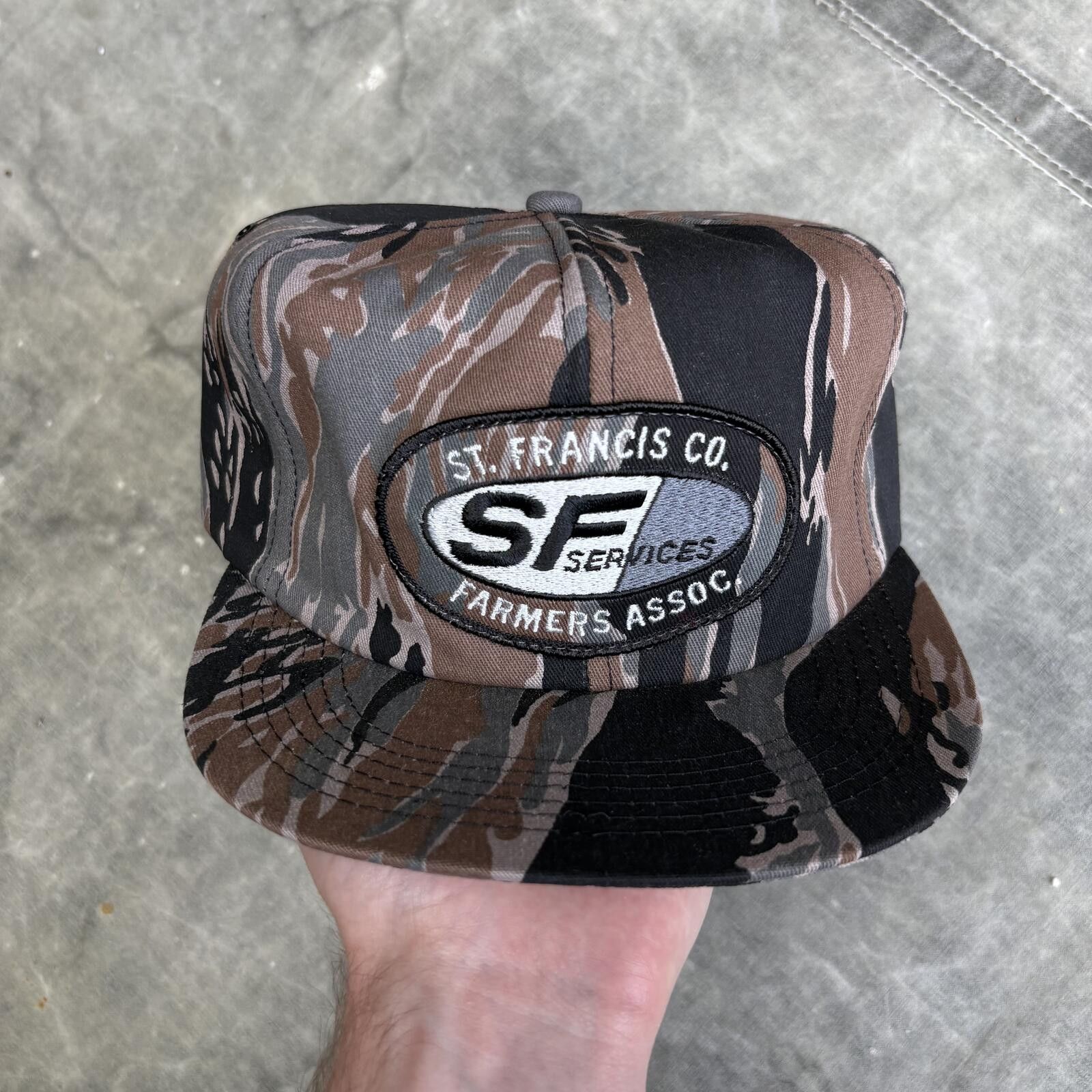 Vintage Vintage Deadstock Camo SFA Farmer’s Association Trucker Hat Size ONE SIZE - 1 Thumbnail