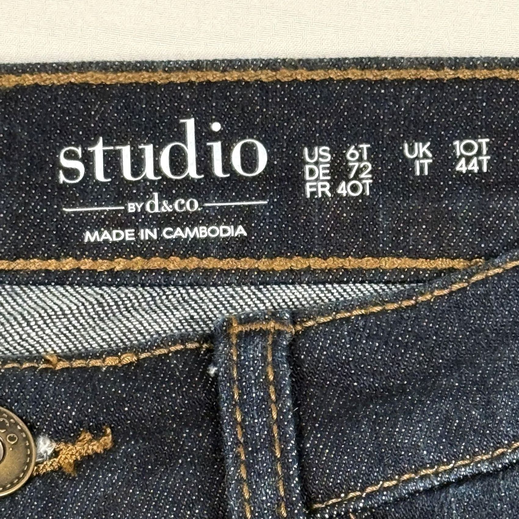 Vintage Studio by d&co Denim Jeans Size 6 Tall Blue Mid Rise Straight Stretch 30x30 Marathon Distressed Pockets Zip Fly Womens Jeans Size 28" / US 6 / IT 42 - 5 Thumbnail