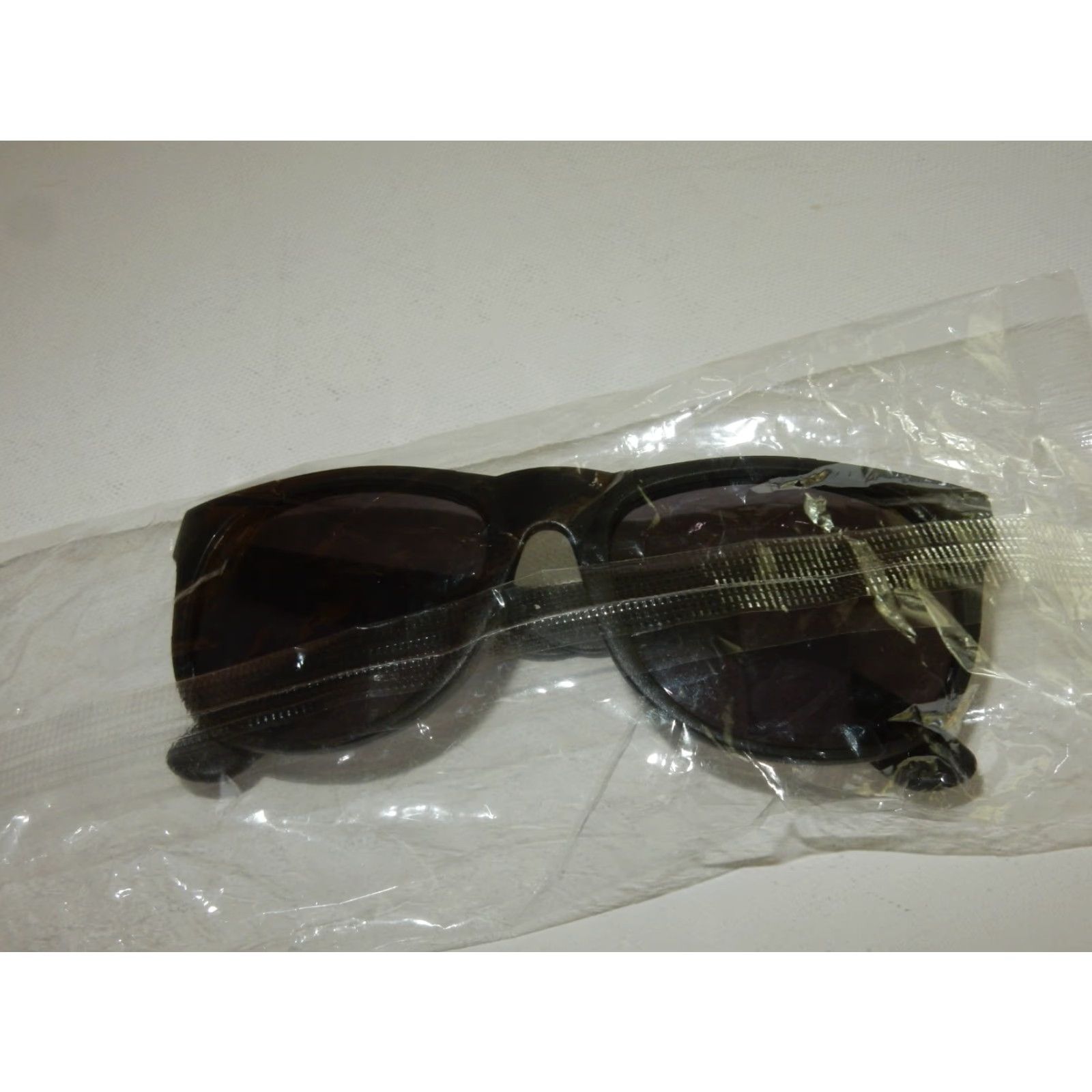 Vintage NEW Sunglasses Verizon Promo Unbranded Black Sunglasses Unisex Adults Size ONE SIZE - 2 Thumbnail