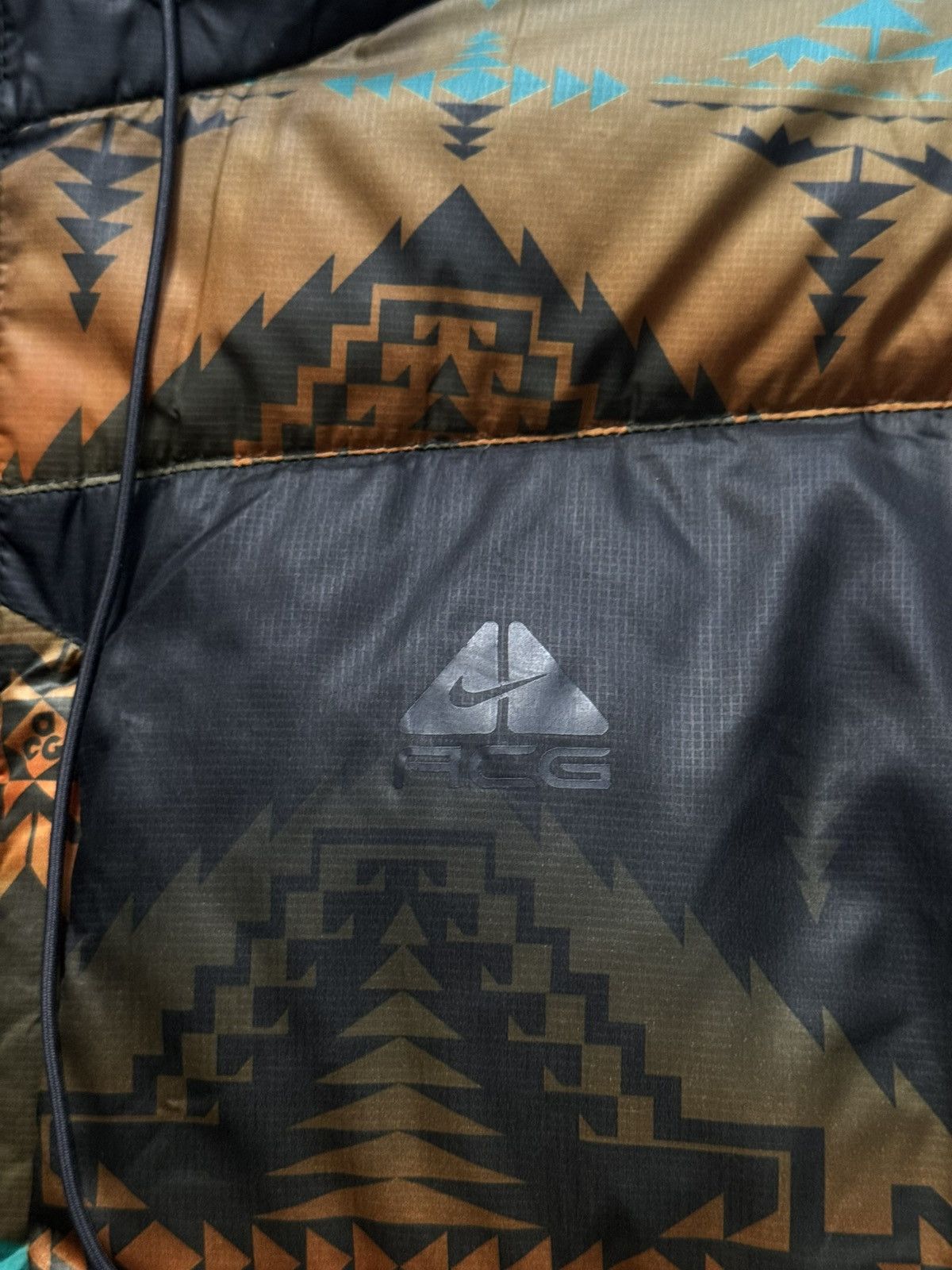 Nike ACG Vintage Nike ACG x Pendleton Native Print Puffer Down Jacket Size US L / EU 52-54 / 3 - 11 Thumbnail