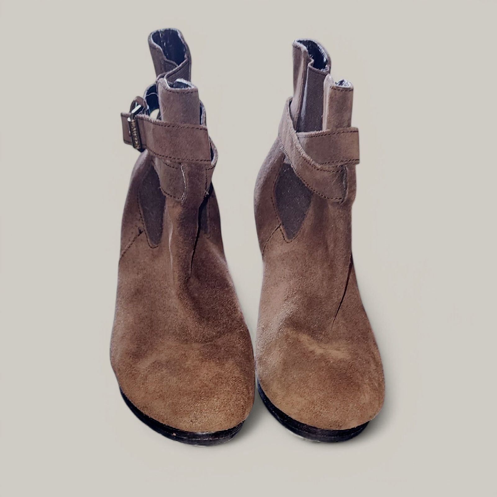 Ralph Lauren Ralph Lauren Yasline Brown Suede Wedge Booties size 7.5B Size US 7.5 / IT 37.5 - 5 Thumbnail