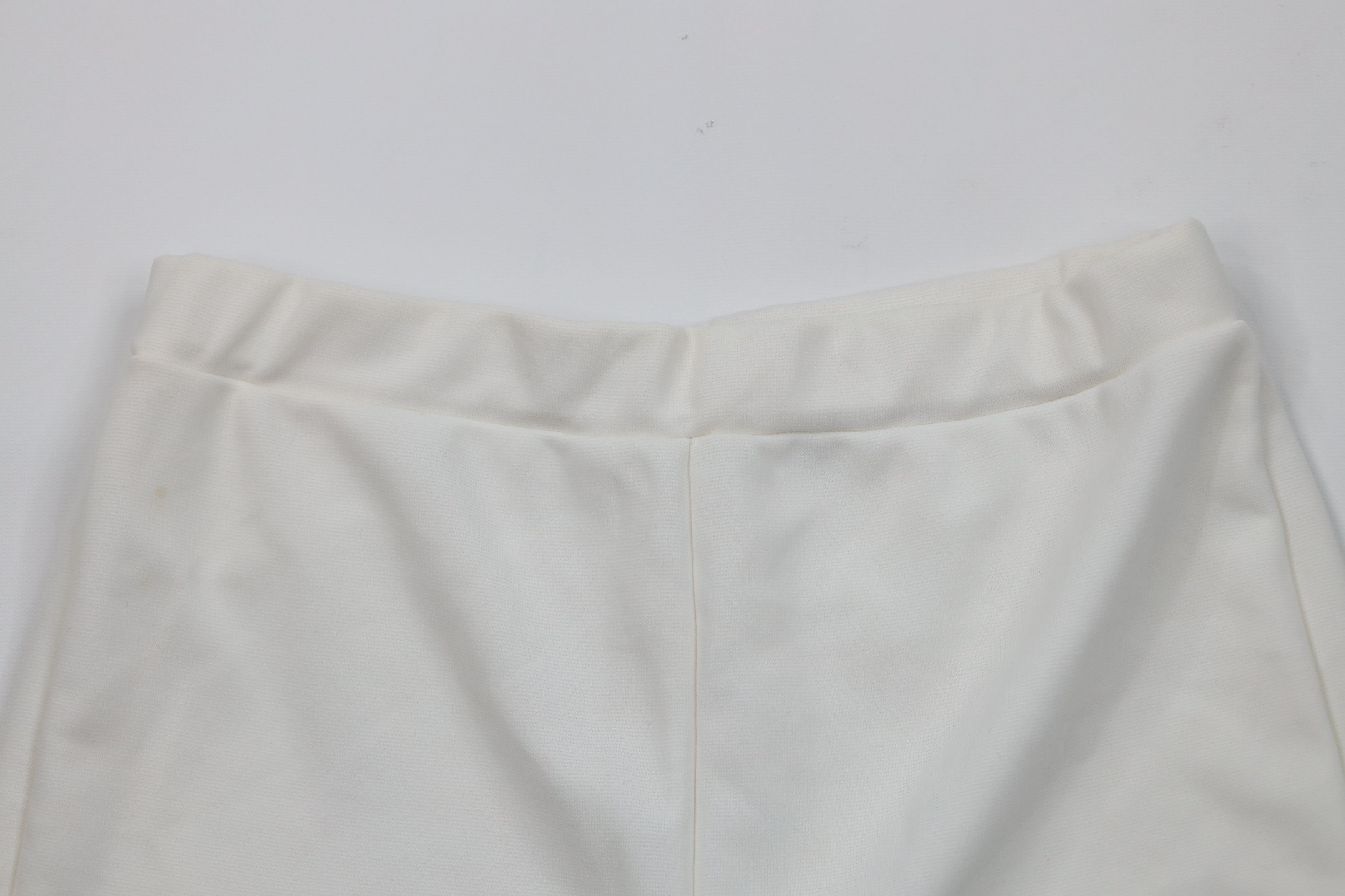 Vintage Vintage 70s Streetwear Sheer Knit Shorts White Polyester USA Size 36" / US 14 / IT 50 - 2 Thumbnail