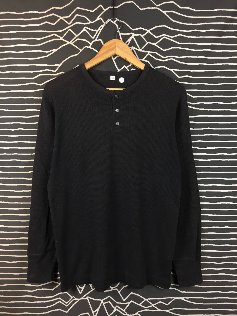 Uniqlo Uniqlo Waffle Knit Thermal Henley Long Sleeve Tee Size L Size US L / EU 52-54 / 3 - 1 Thumbnail