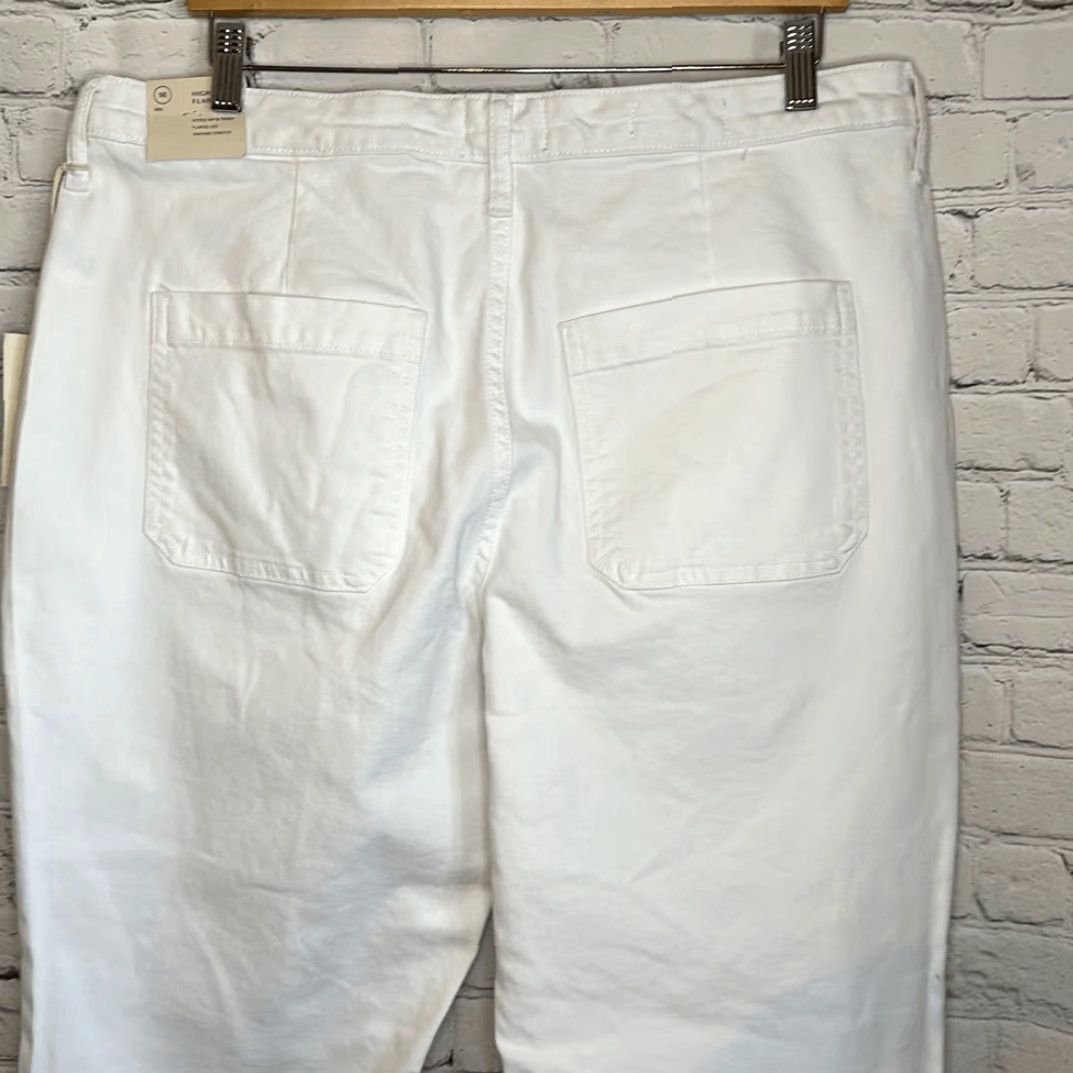 Vintage VINTAGE Universal Thread White High rise Flare Pants Women 16 White Flare Jeans 16 Womens Size 38" / US 16 / IT 52 - 5 Thumbnail