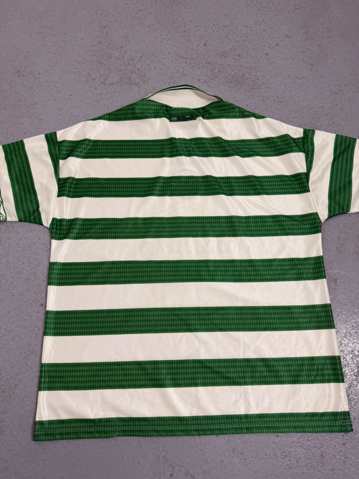 Umbro Vintage 1997/99 Umbro Celtic Fc Home Soccer Jersey Size US XXL / EU 58 / 5 - 13 Thumbnail
