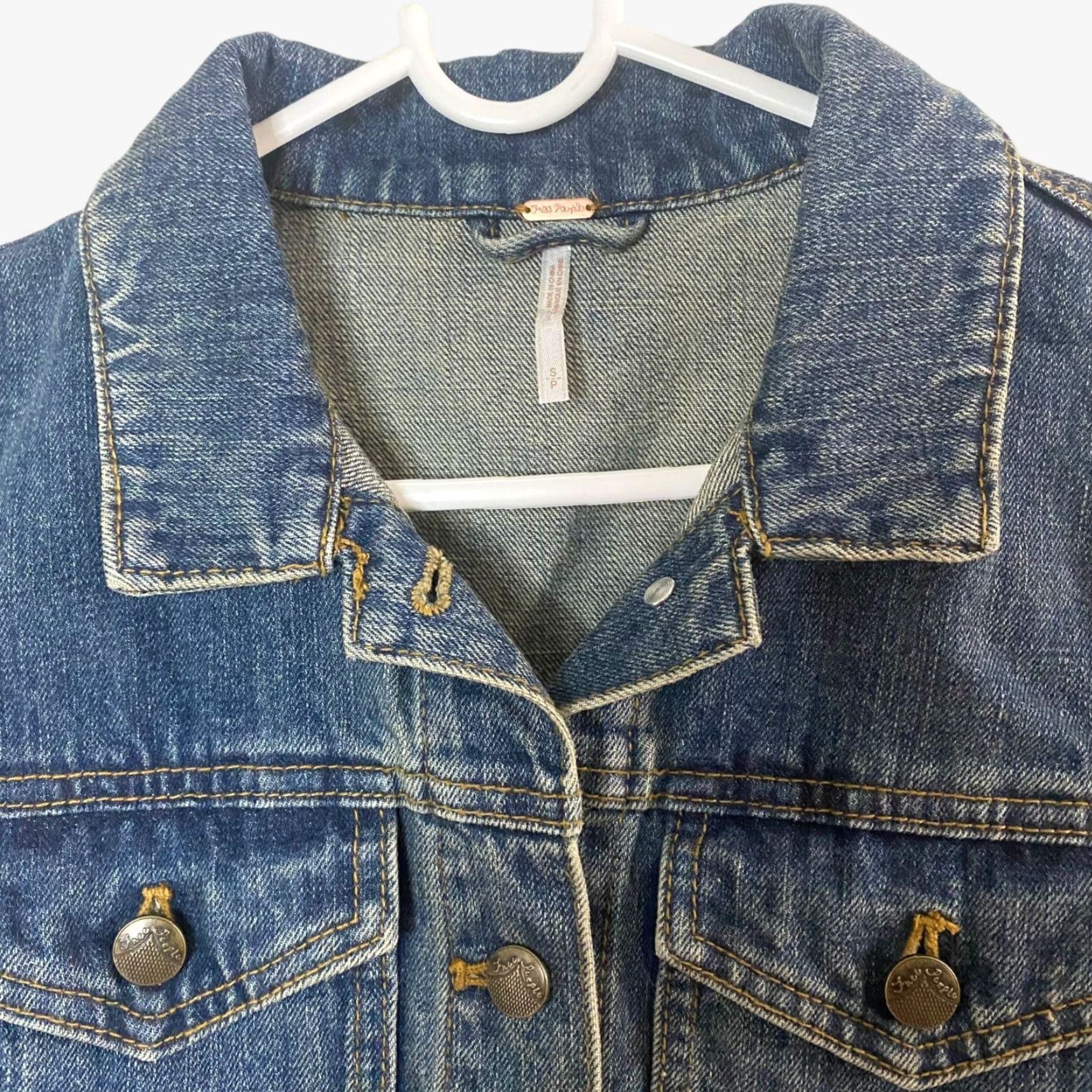 Free People VINTAGE Free People Jean Jacket Womens Small Blue Denim Lace Panel Button Front Cropped Size 28" / US 6 / IT 42 - 5 Thumbnail