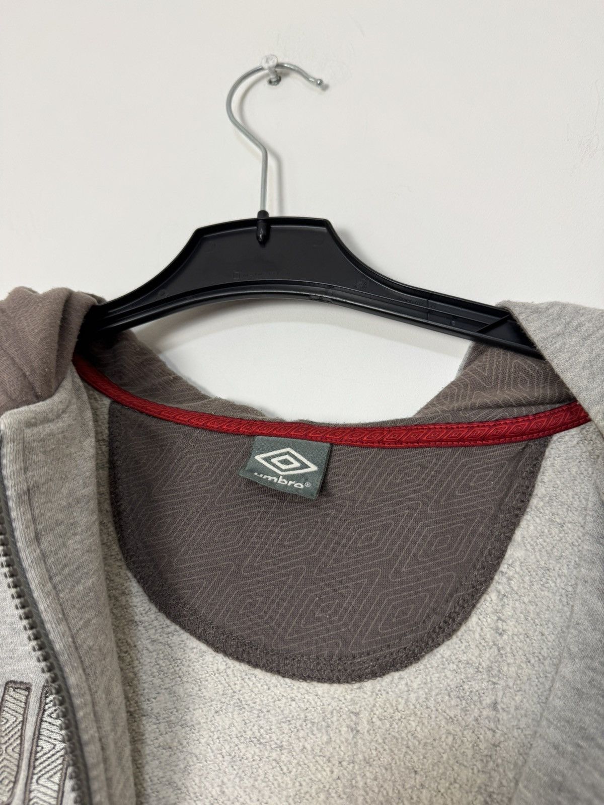 Umbro Vintage Y2K Umbro Essentials Zip Hoodie Football Streetwear Size US XL / EU 56 / 4 - 9 Thumbnail