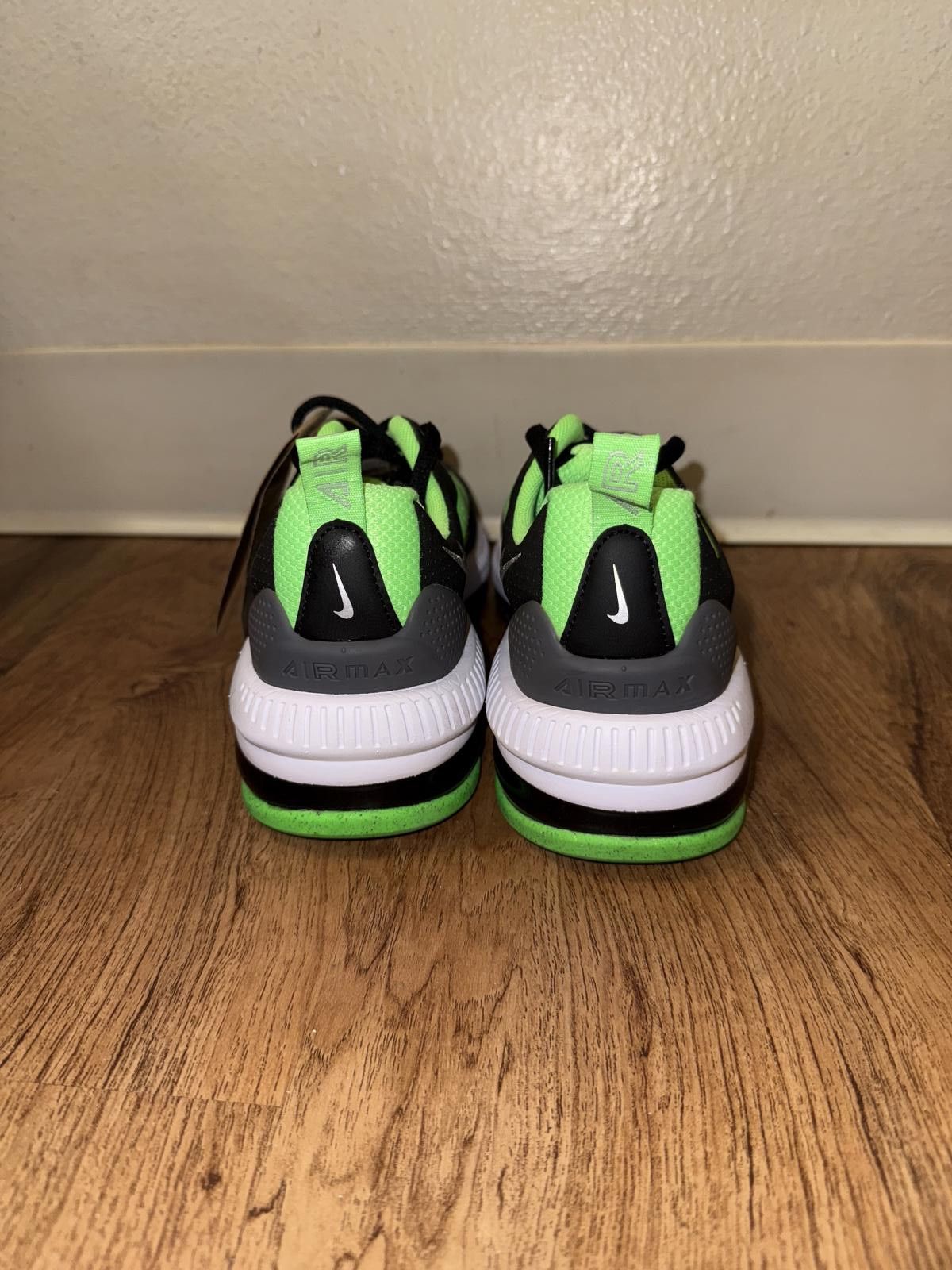 Nike Nike Air Max Genome Black Green (GS) Size US 6.5 / EU 39-40 - 2 Thumbnail