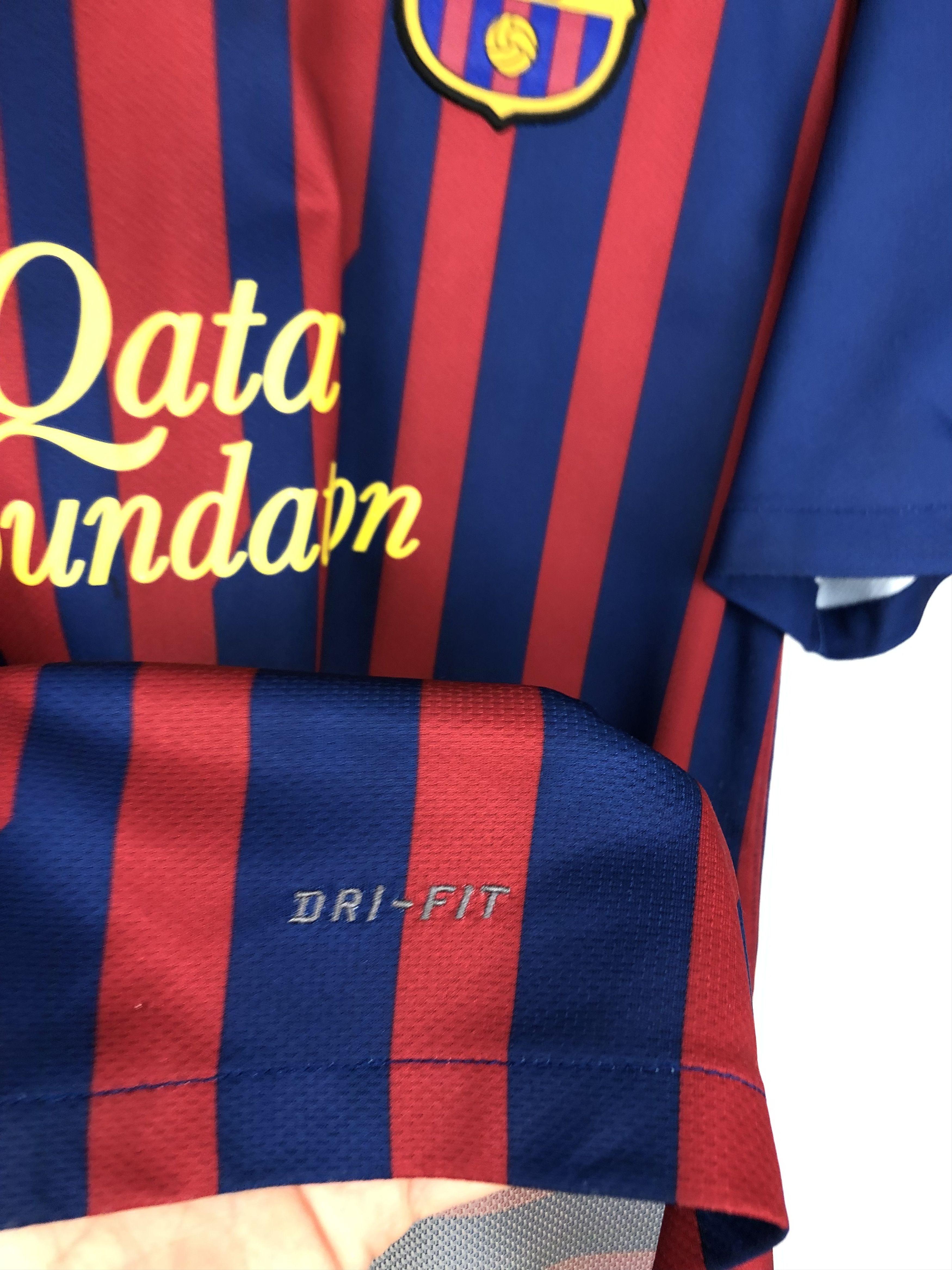 Vintage Barcelona football shirt 2011 Soccer Nike Jersey Camiseta Size US L / EU 52-54 / 3 - 6 Thumbnail