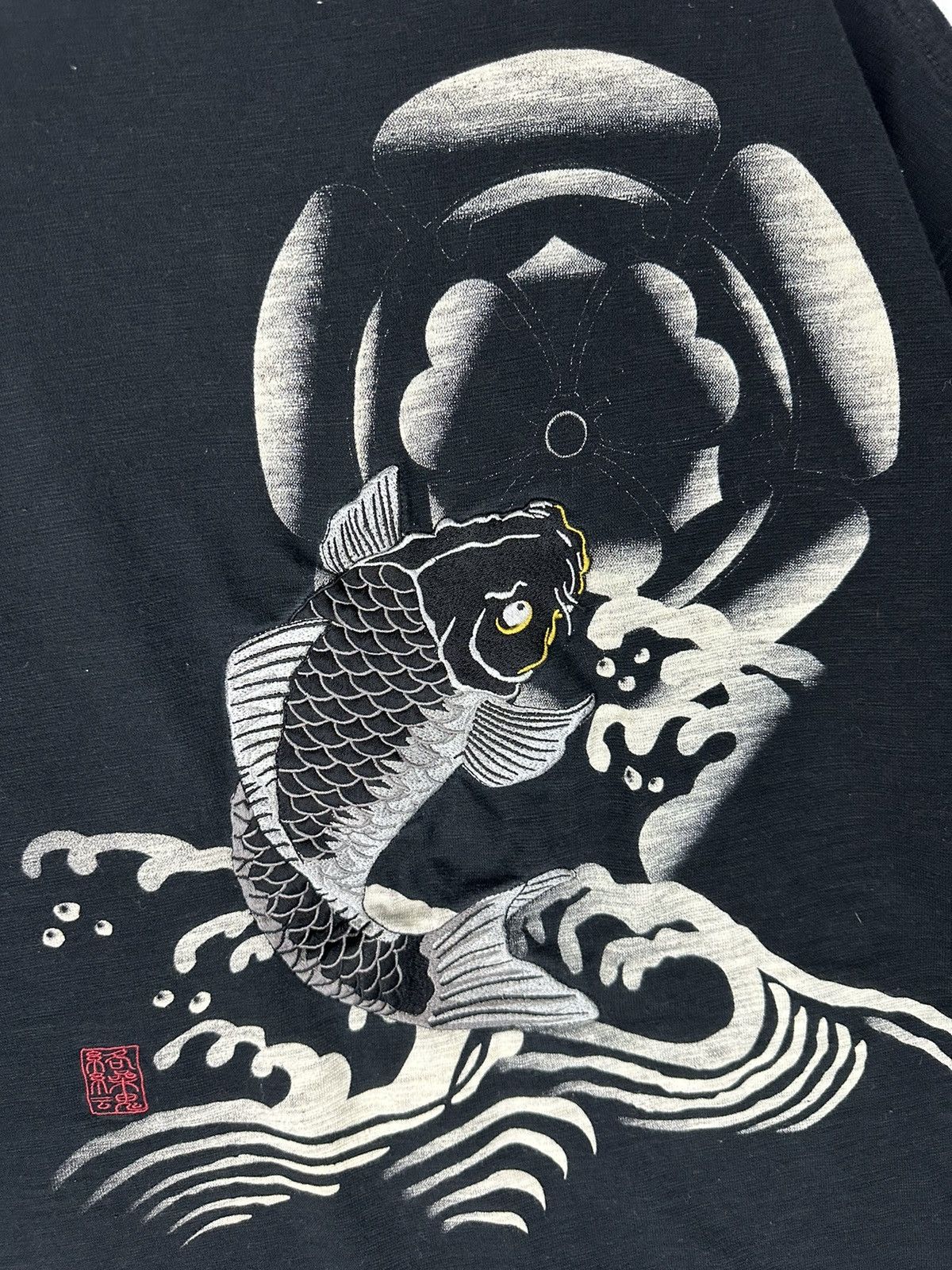 Japanese Brand Vintage Embroidery Koi Fish Japanese Style Shirt Tee Size US XL / EU 56 / 4 - 2 Thumbnail