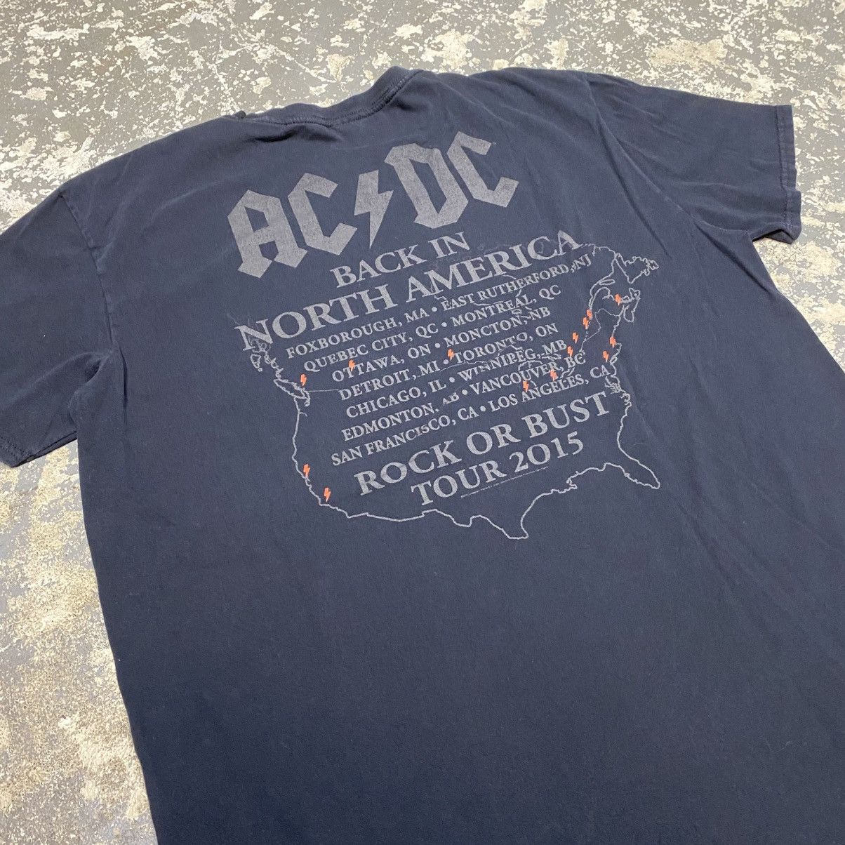 Band Tees Y2K AC/DC Back in Black Band T-shirt Size US L / EU 52-54 / 3 - 9 Thumbnail