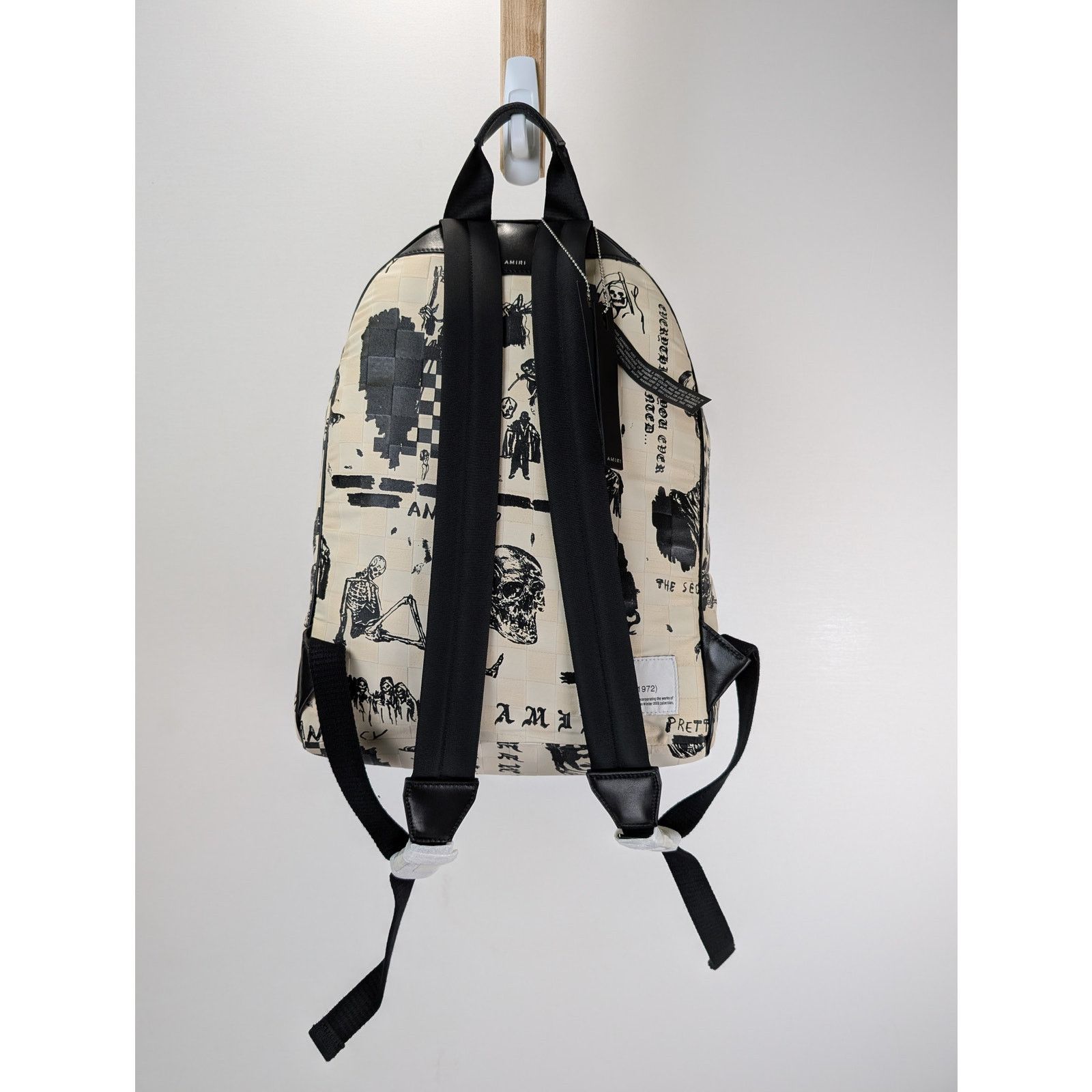 Amiri o1rshd1 Size: OS / Wes Lang Sketch Print Backpack Alabaster Size ONE SIZE - 10 Thumbnail