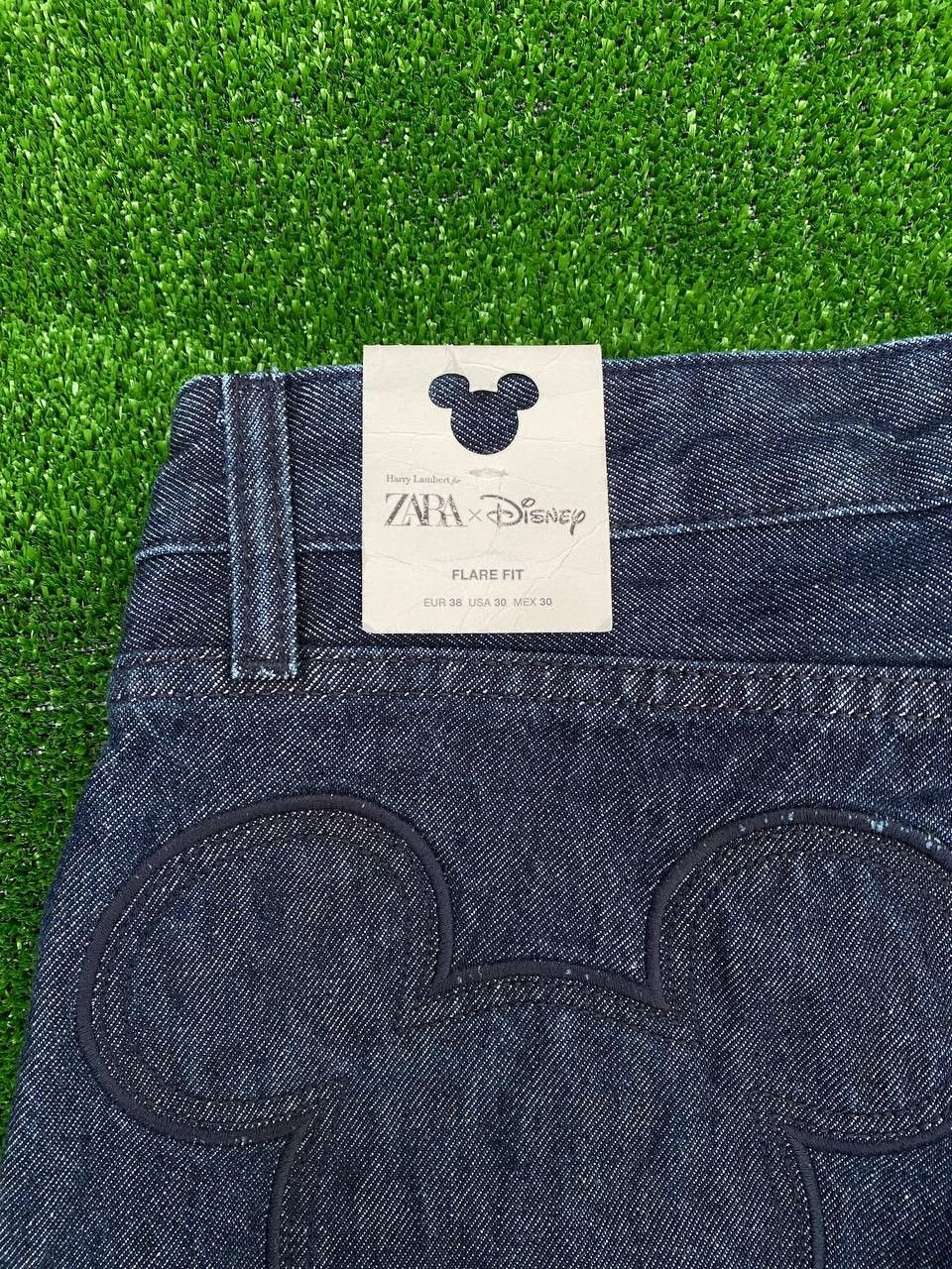 Zara Zara x Disney Mickey Mouse Flared Jeans Womens Size 27" / US 4 / IT 40 - 9 Thumbnail