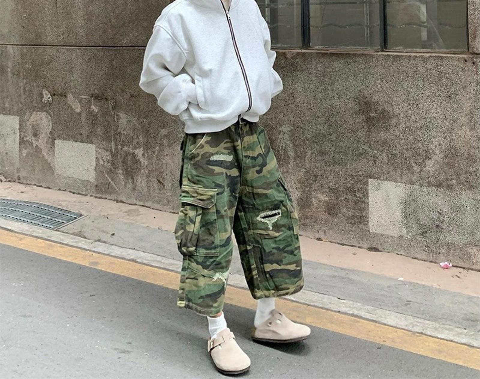 Other Camo Distressed Jorts, Baggy Shorts Size US 32 / EU 48 - 1 Thumbnail