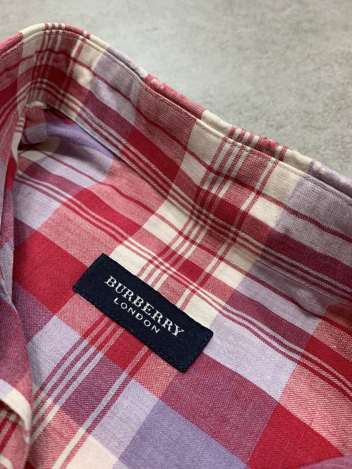 Burberry 90s Vintage Burberry Light Blue red Checked Faded fine Shirt Size US XL / EU 56 / 4 - 3 Thumbnail