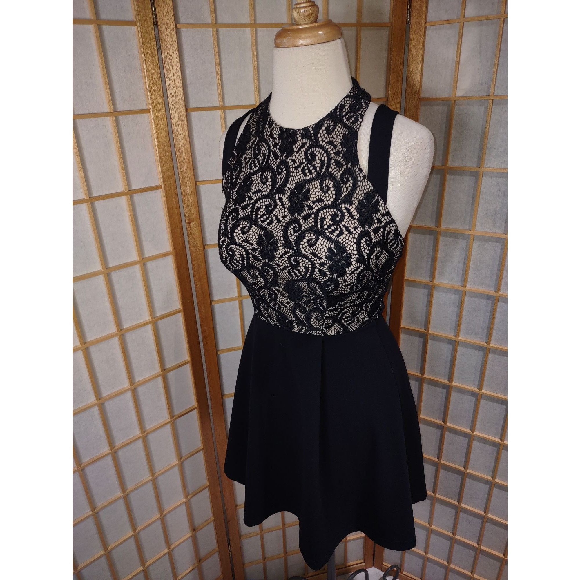 Other TeezeMe Sz 1/2 Lace Halter Dress Size XS / US 0-2 / IT 36-38 - 14 Thumbnail